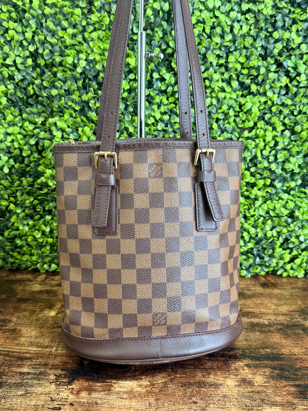 Louis Vuitton Marais Damier Ebene