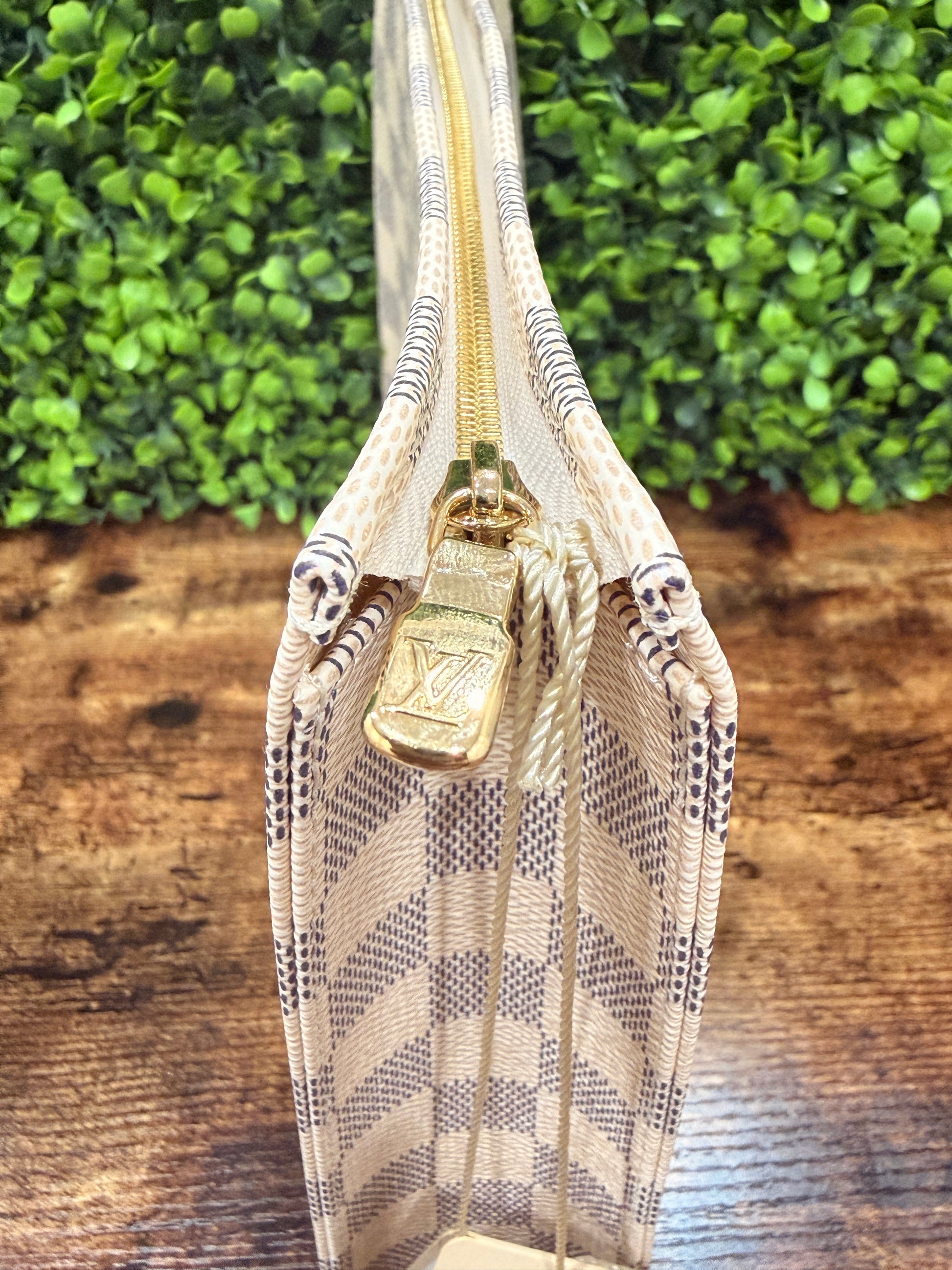 Louis Vuitton Poche Toilette GM Damier Azur