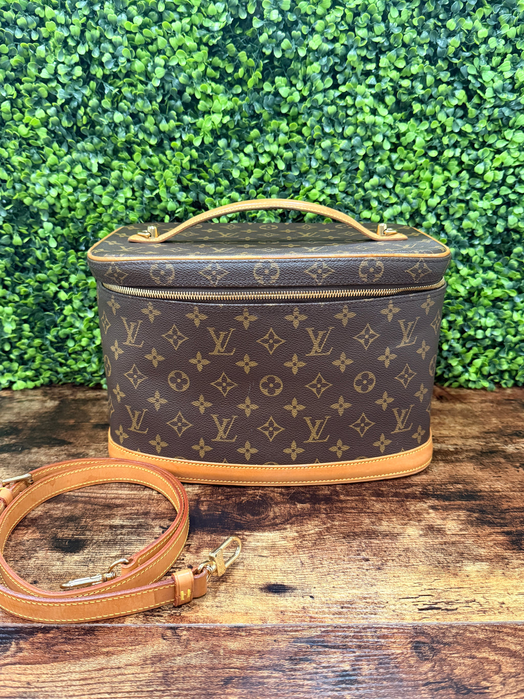 Louis Vuitton Monogram Nice Vanity Case