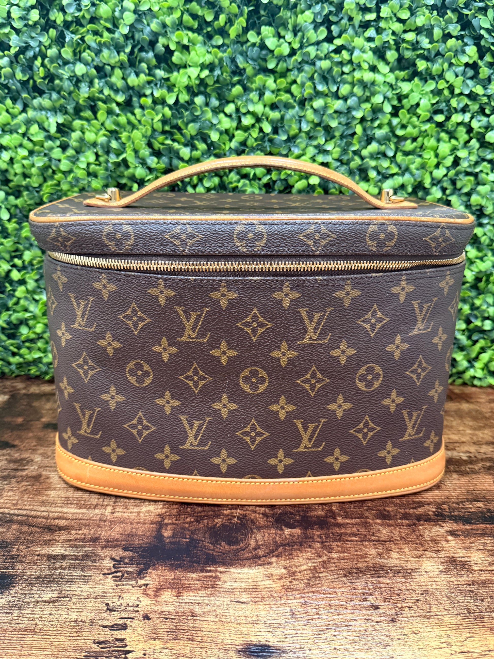 Louis Vuitton Monogram Nice Vanity Case