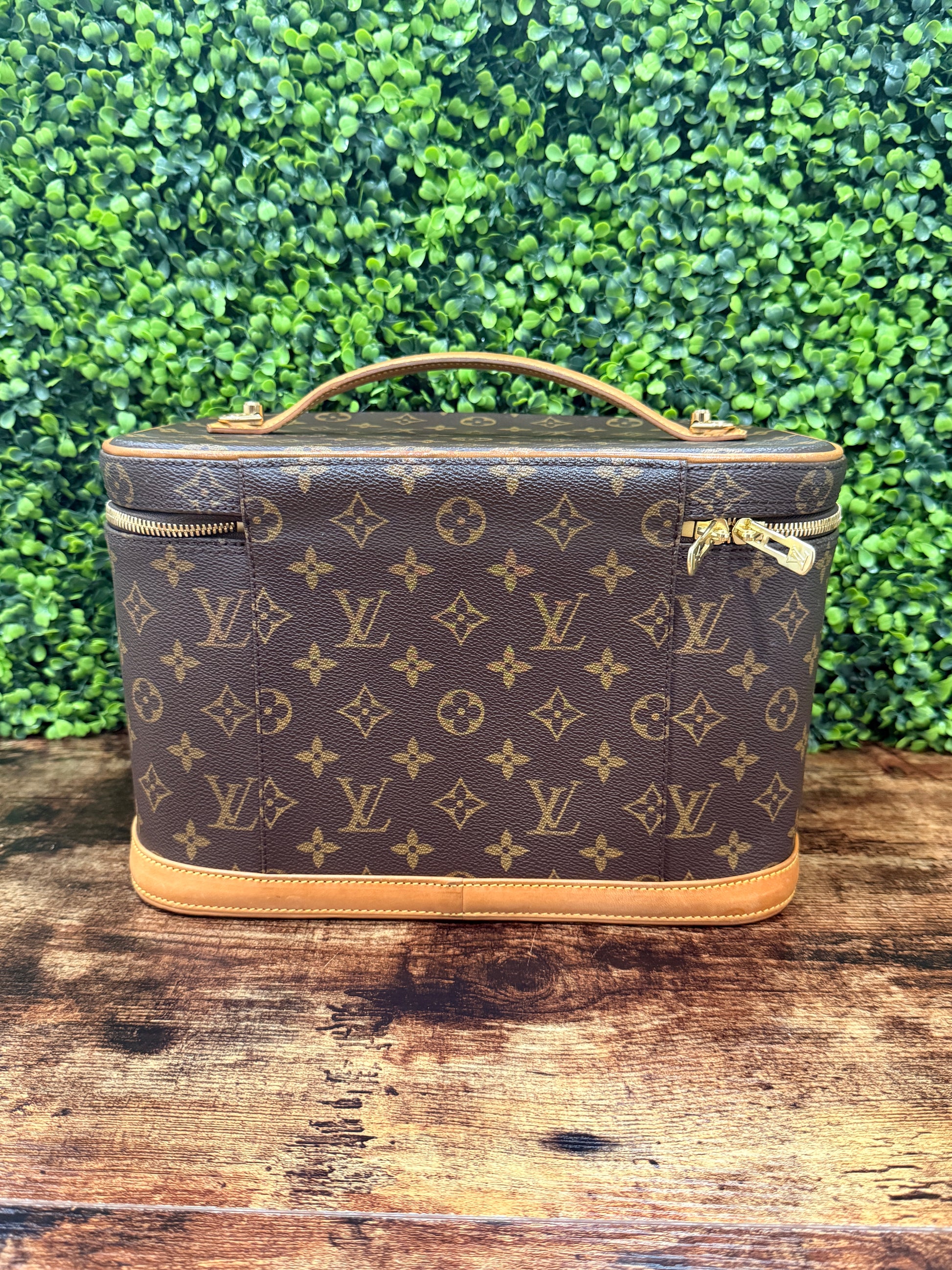 Louis Vuitton Monogram Nice Vanity Case