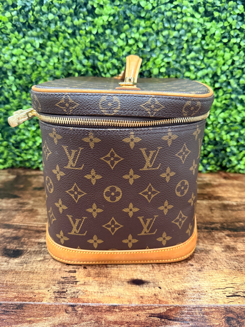 Louis Vuitton Monogram Nice Vanity Case