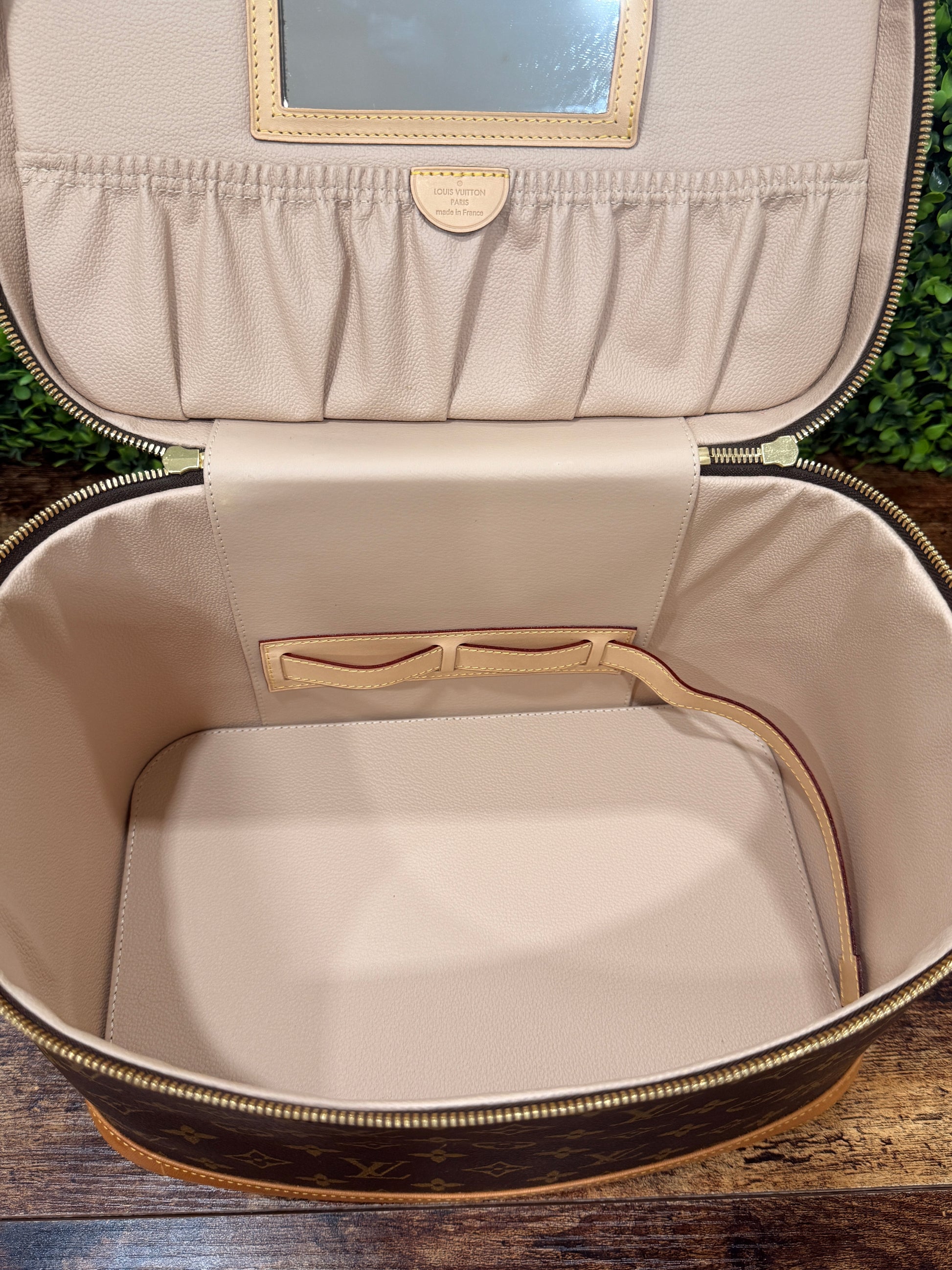 Louis Vuitton Monogram Nice Vanity Case