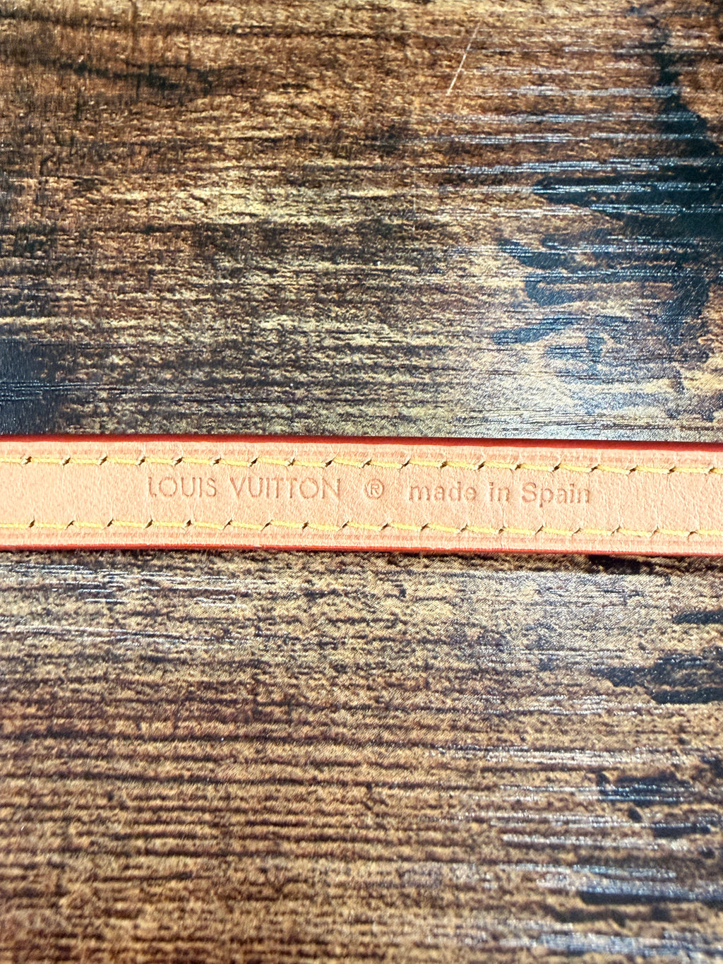 Louis Vuitton Adjustable Vachetta Strap J52314