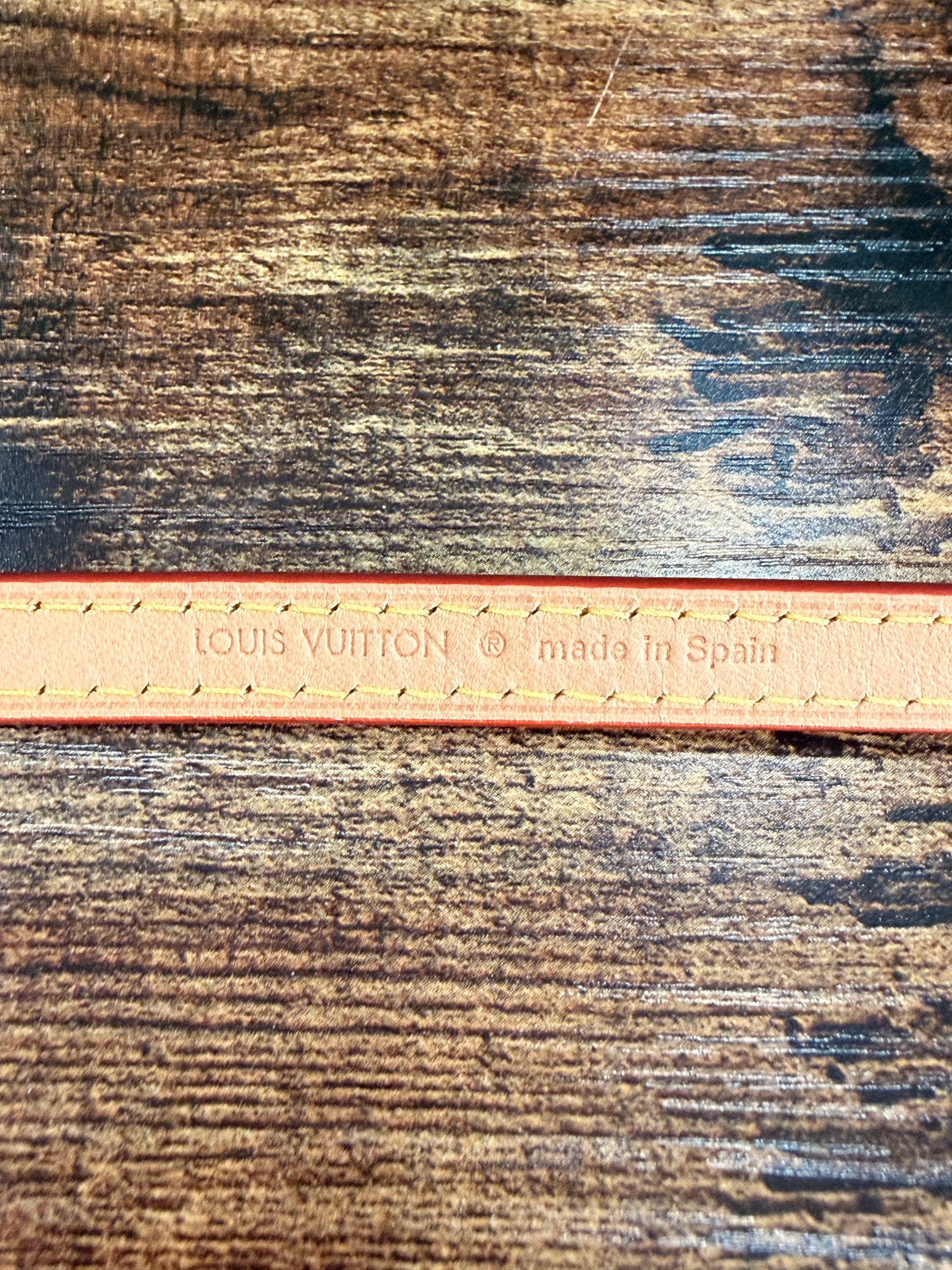 Louis Vuitton Adjustable Vachetta Strap J52314