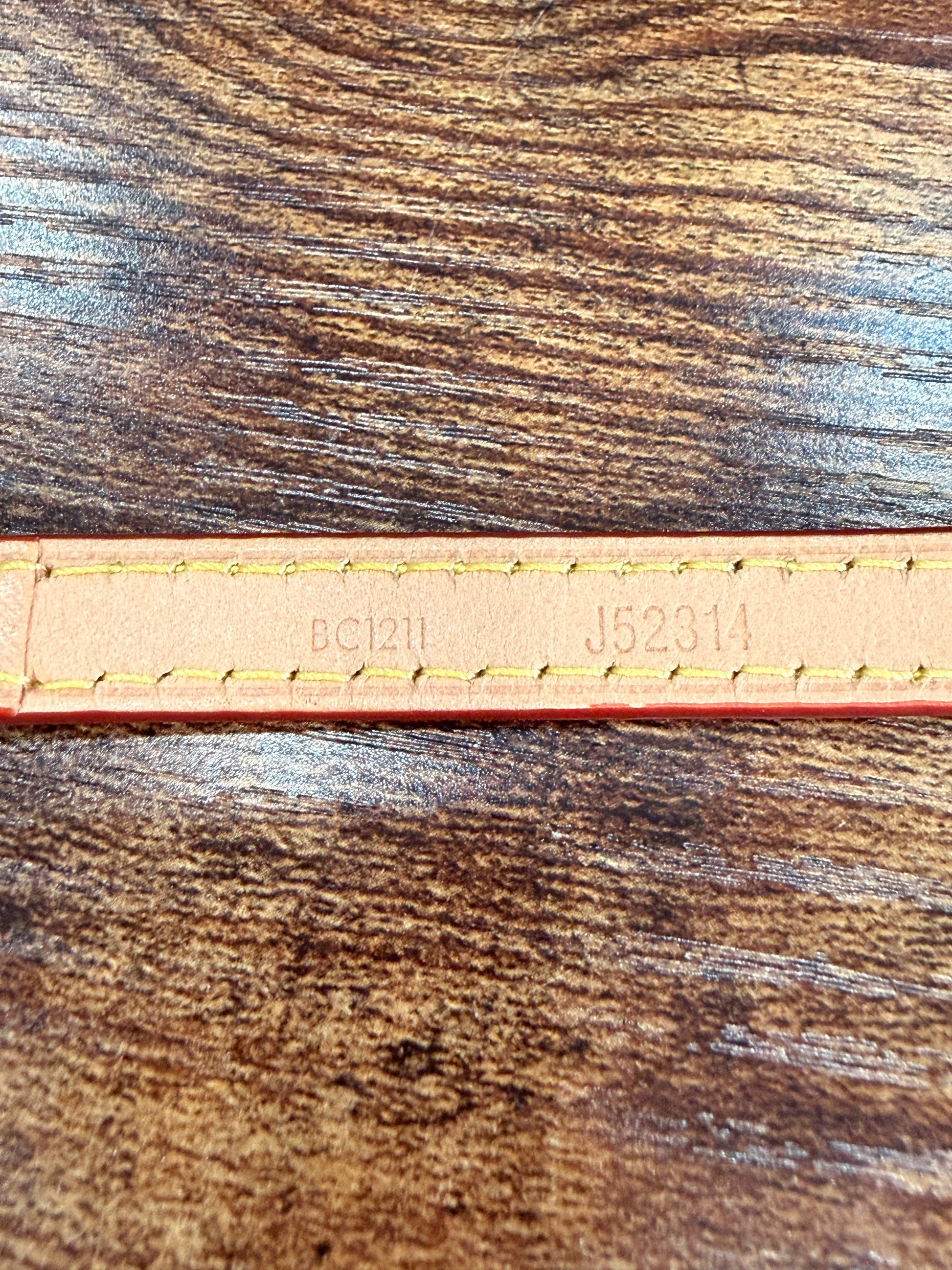 Louis Vuitton Adjustable Vachetta Strap J52314