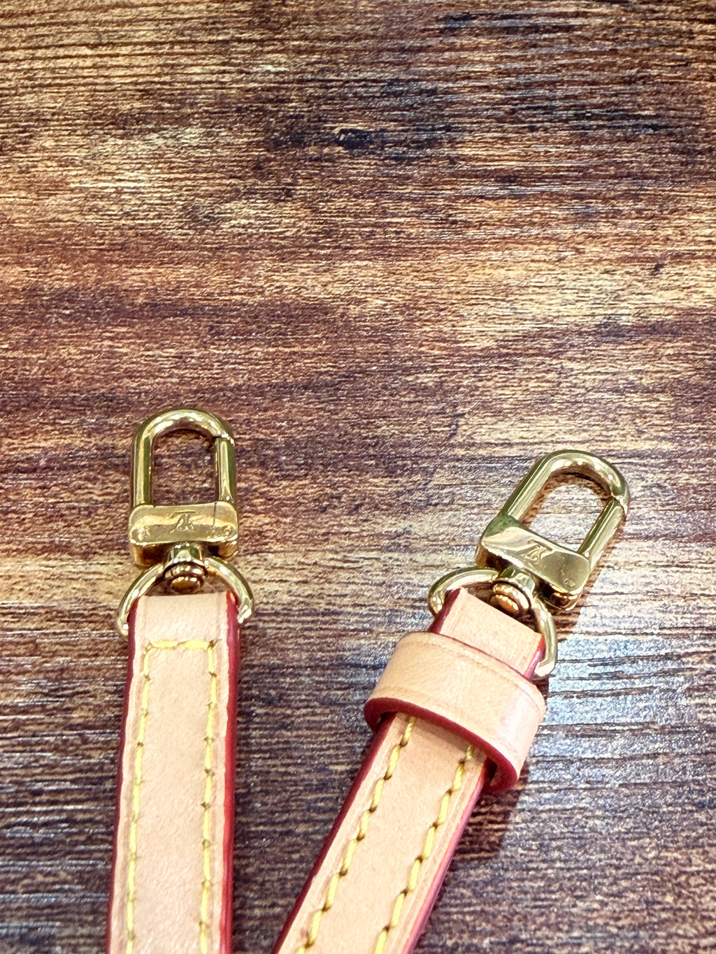 Louis Vuitton Adjustable Vachetta Strap J52314