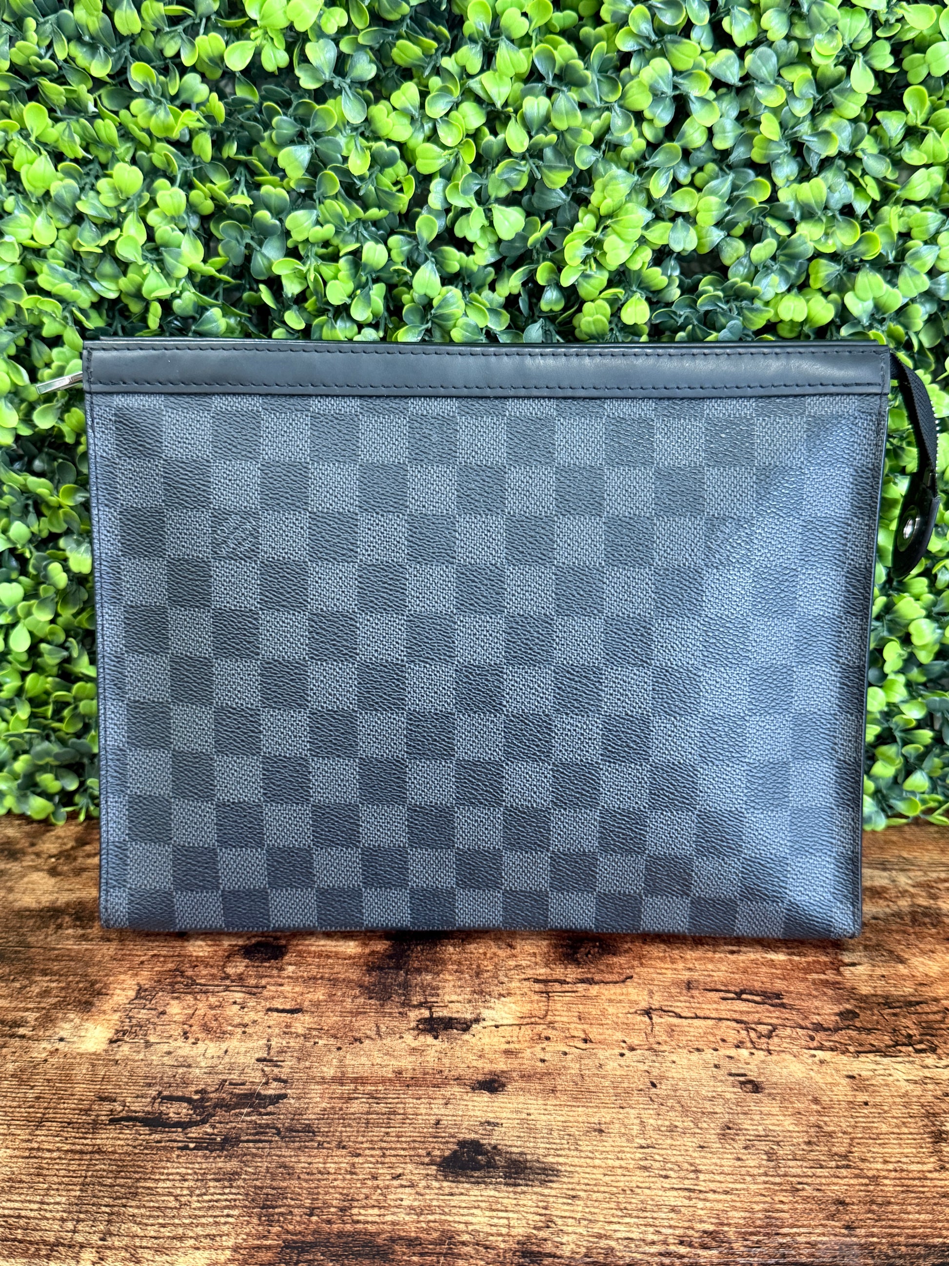 Louis Vuitton Pochette Voyage MM Damier Graphite