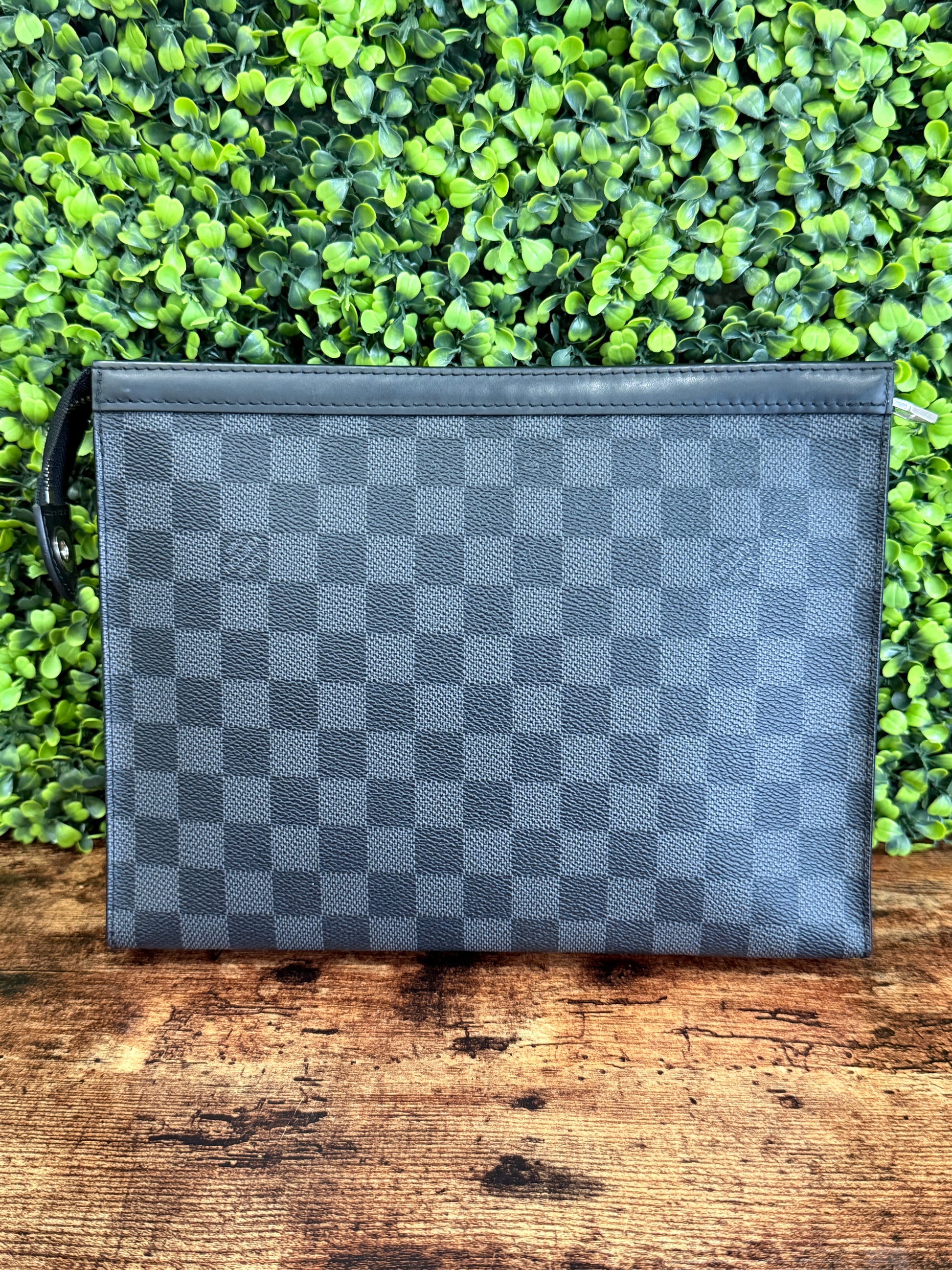 Louis Vuitton Pochette Voyage MM Damier Graphite