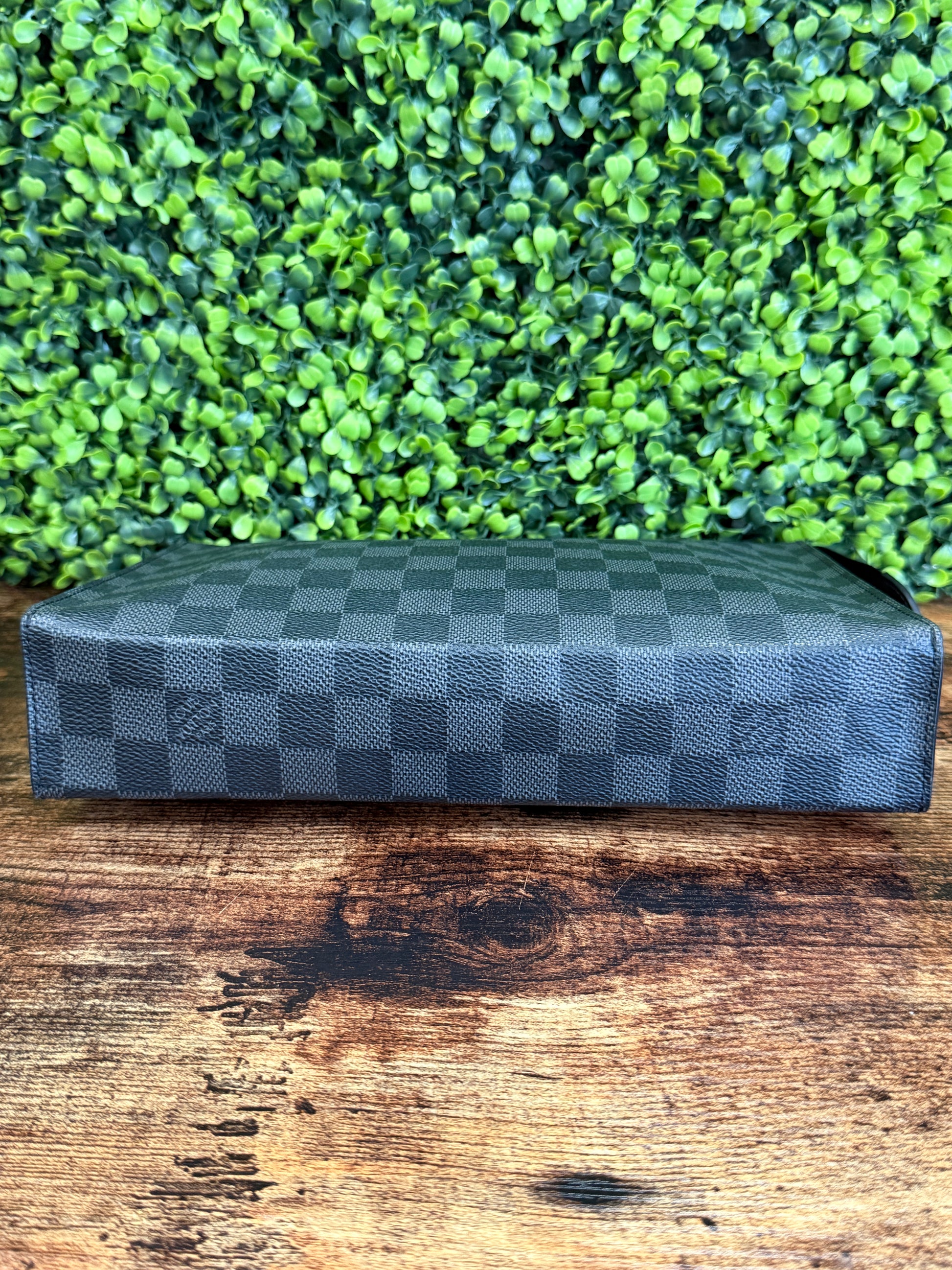 Louis Vuitton Pochette Voyage MM Damier Graphite