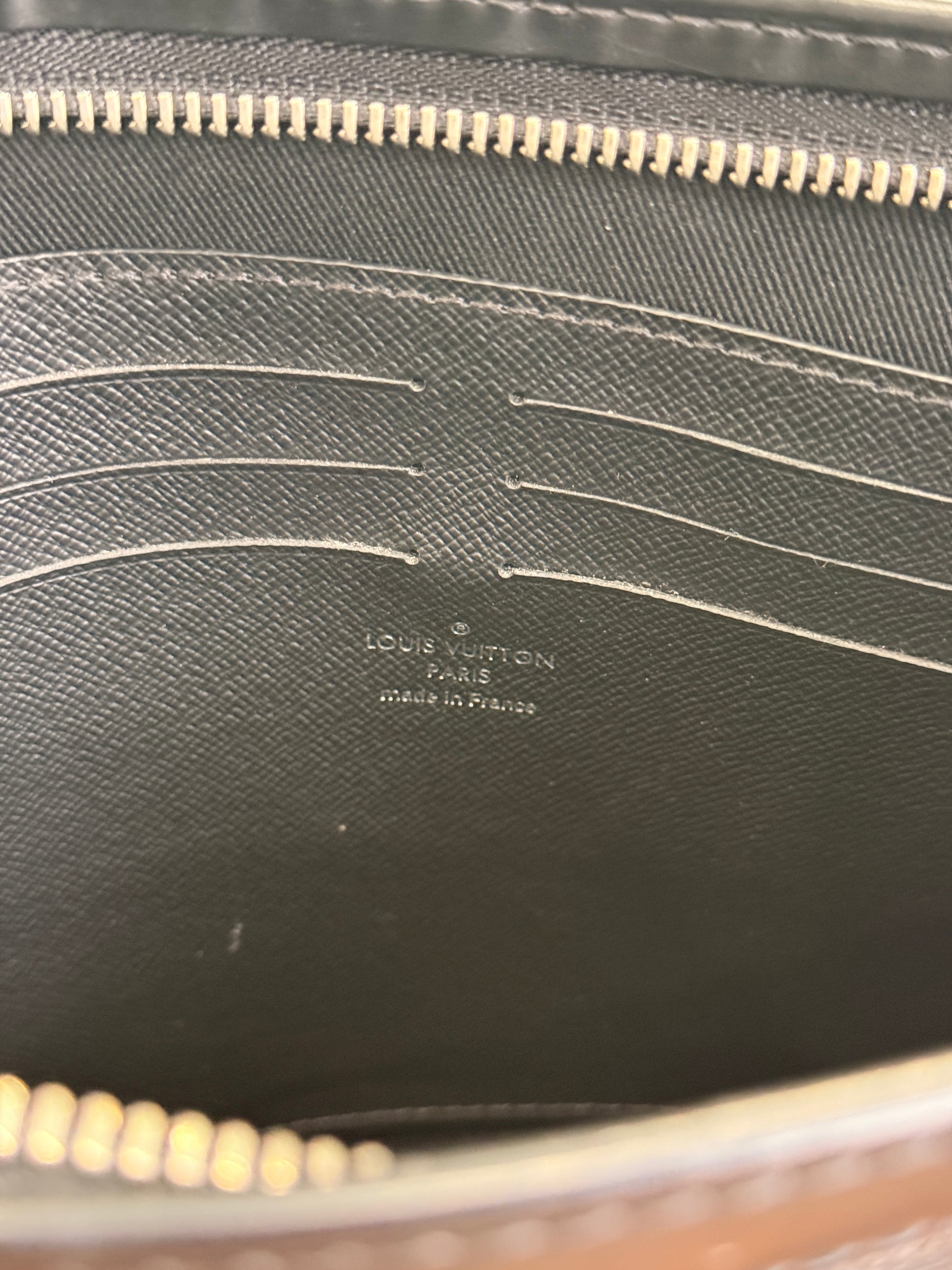 Louis Vuitton Pochette Voyage MM Damier Graphite