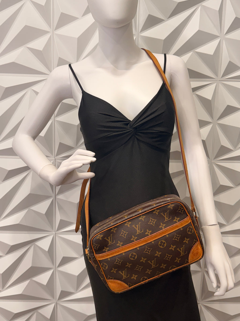 Louis Vuitton Monogram Trocadero 27