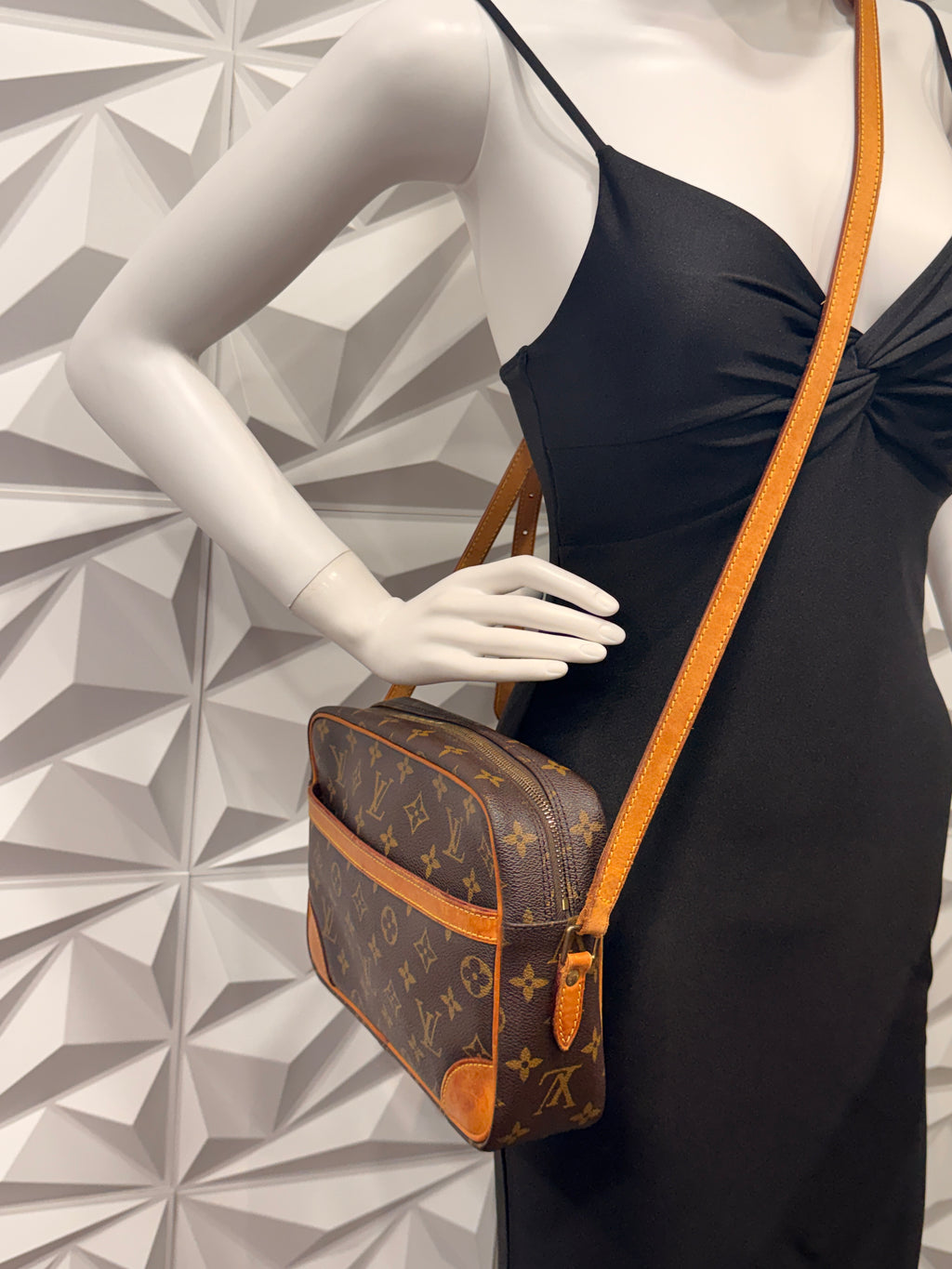 Louis Vuitton Monogram Trocadero 27