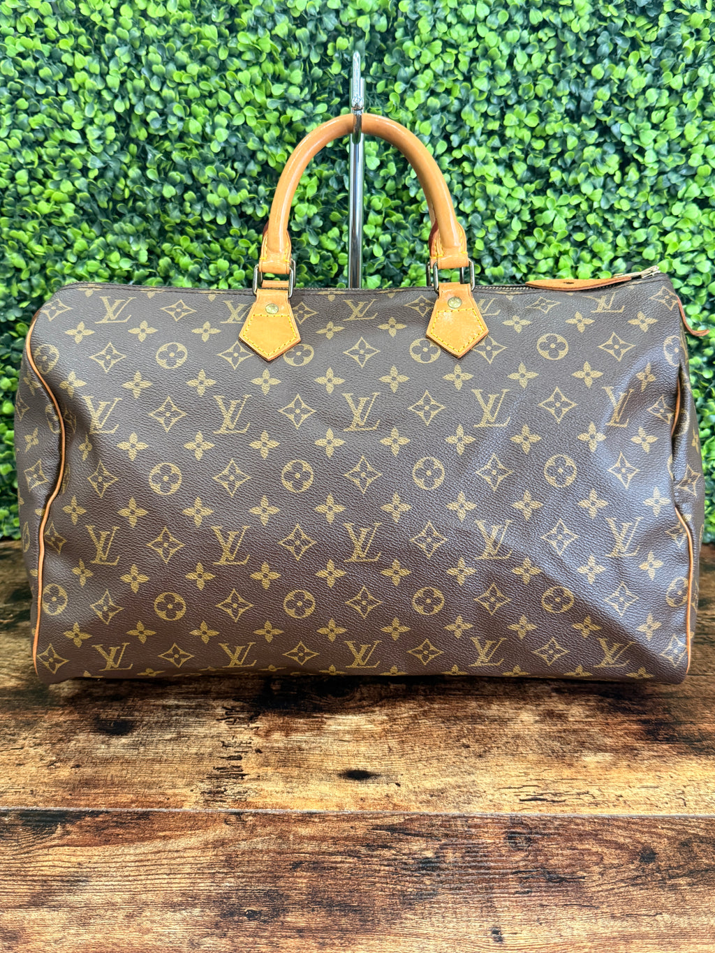 Louis Vuitton Monogram Speedy 40