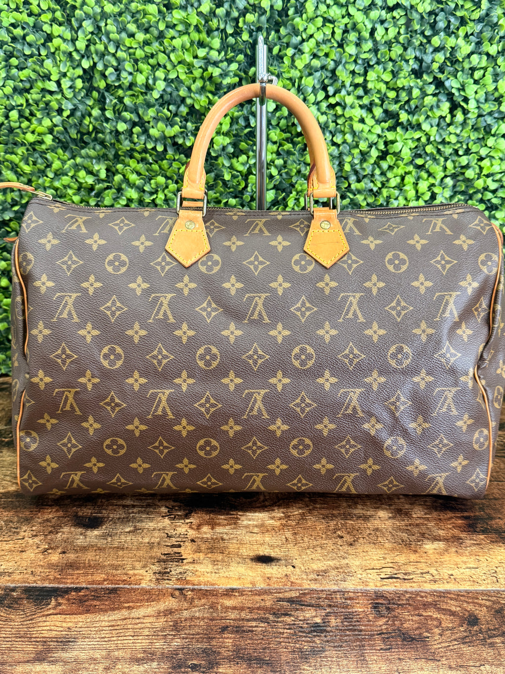 Louis Vuitton Monogram Speedy 40