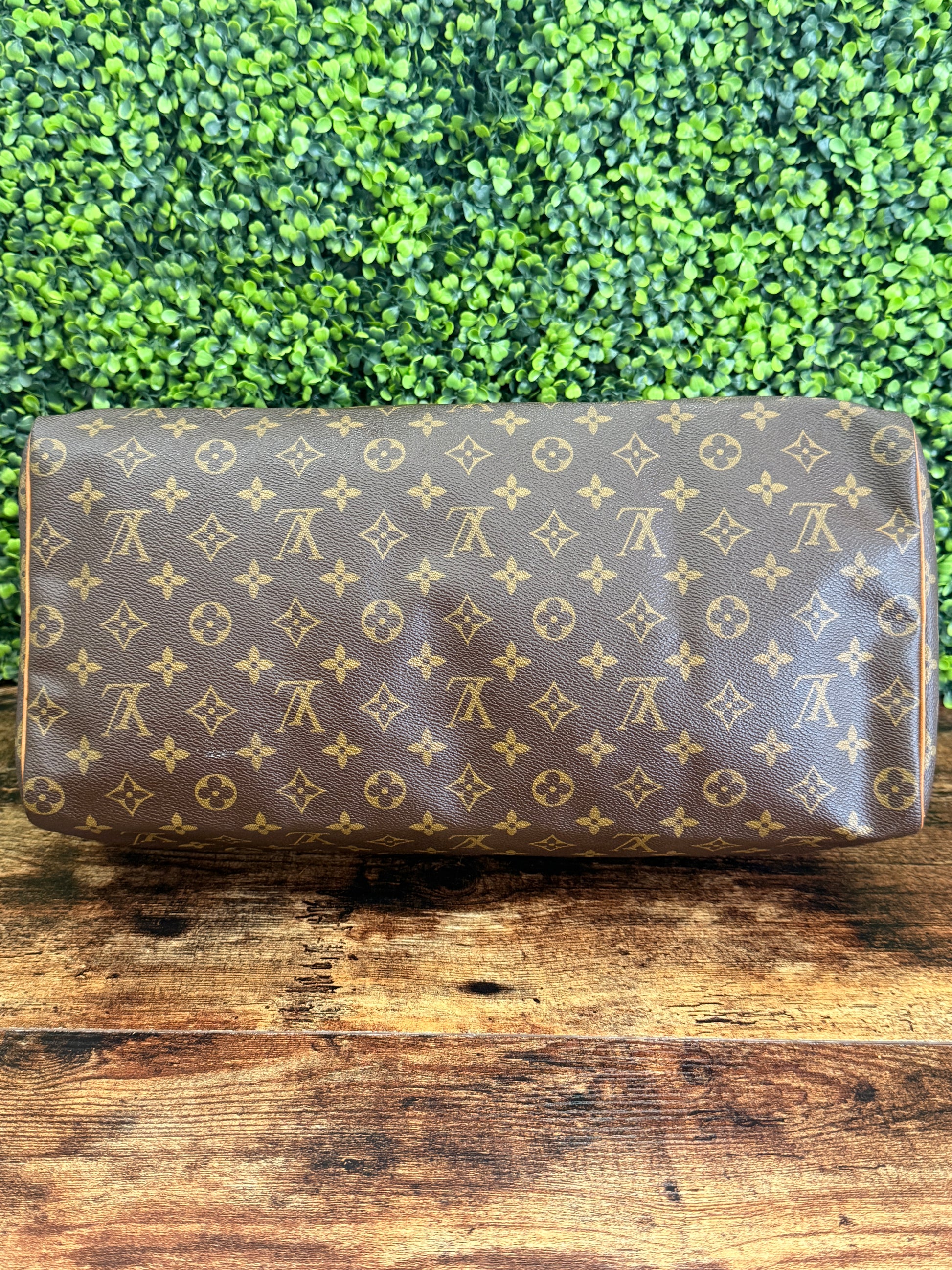 Louis Vuitton Monogram Speedy 40