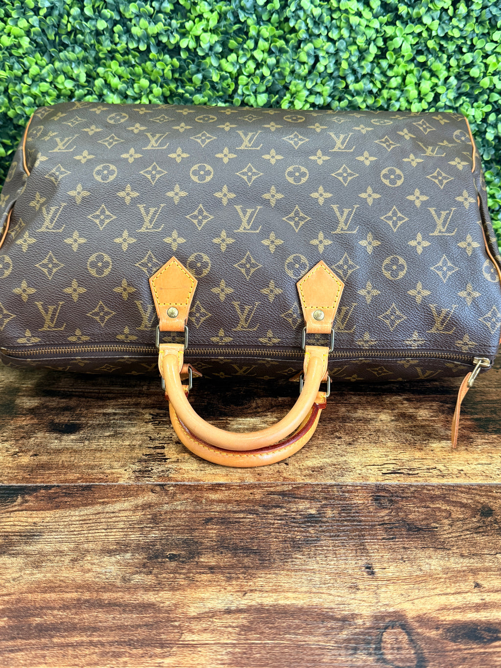 Louis Vuitton Monogram Speedy 40