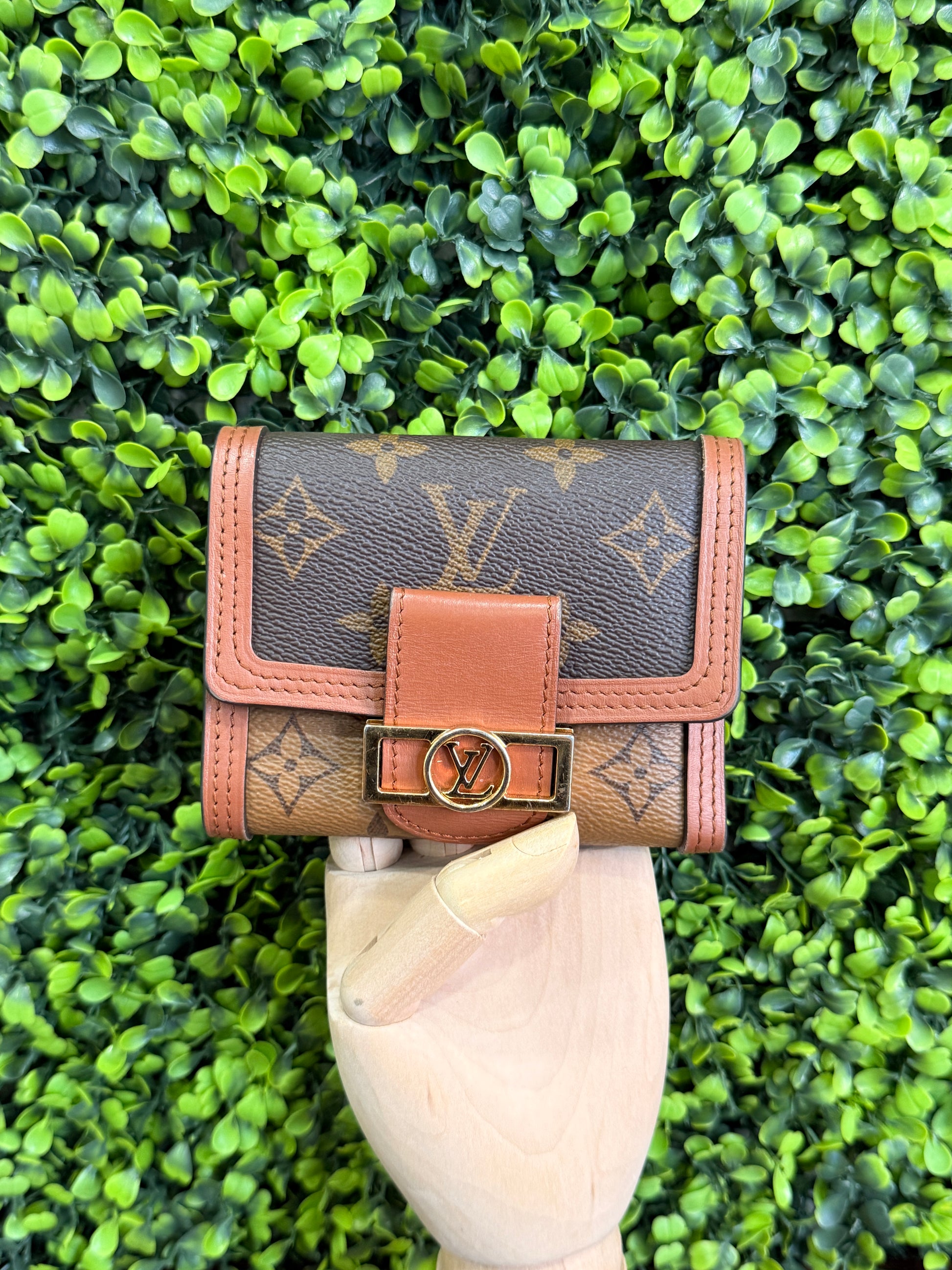 Louis Vuitton Dauphine Compact Wallet Monogram Reverse