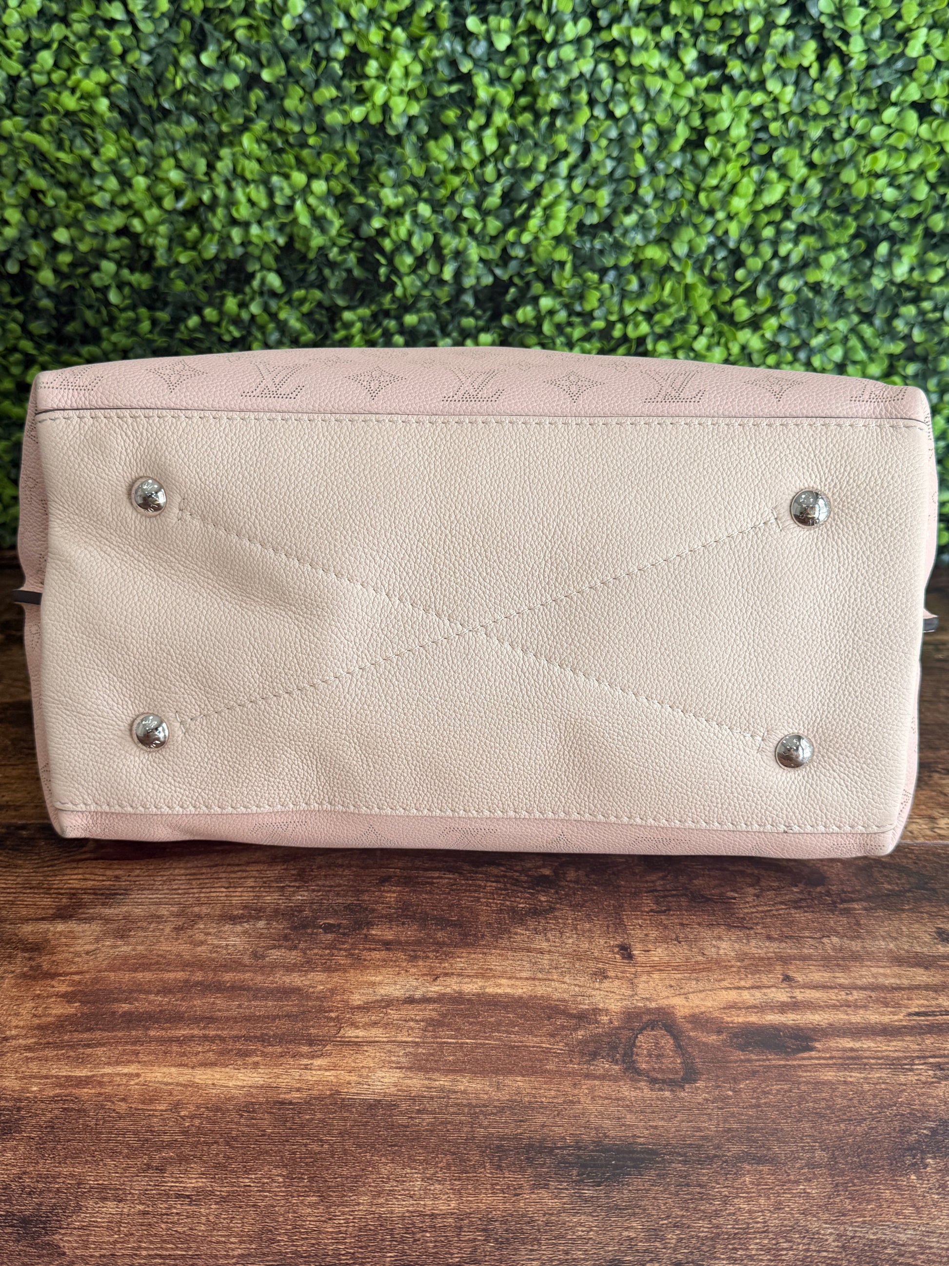 Louis Vuitton Caramel Mahina Pink
