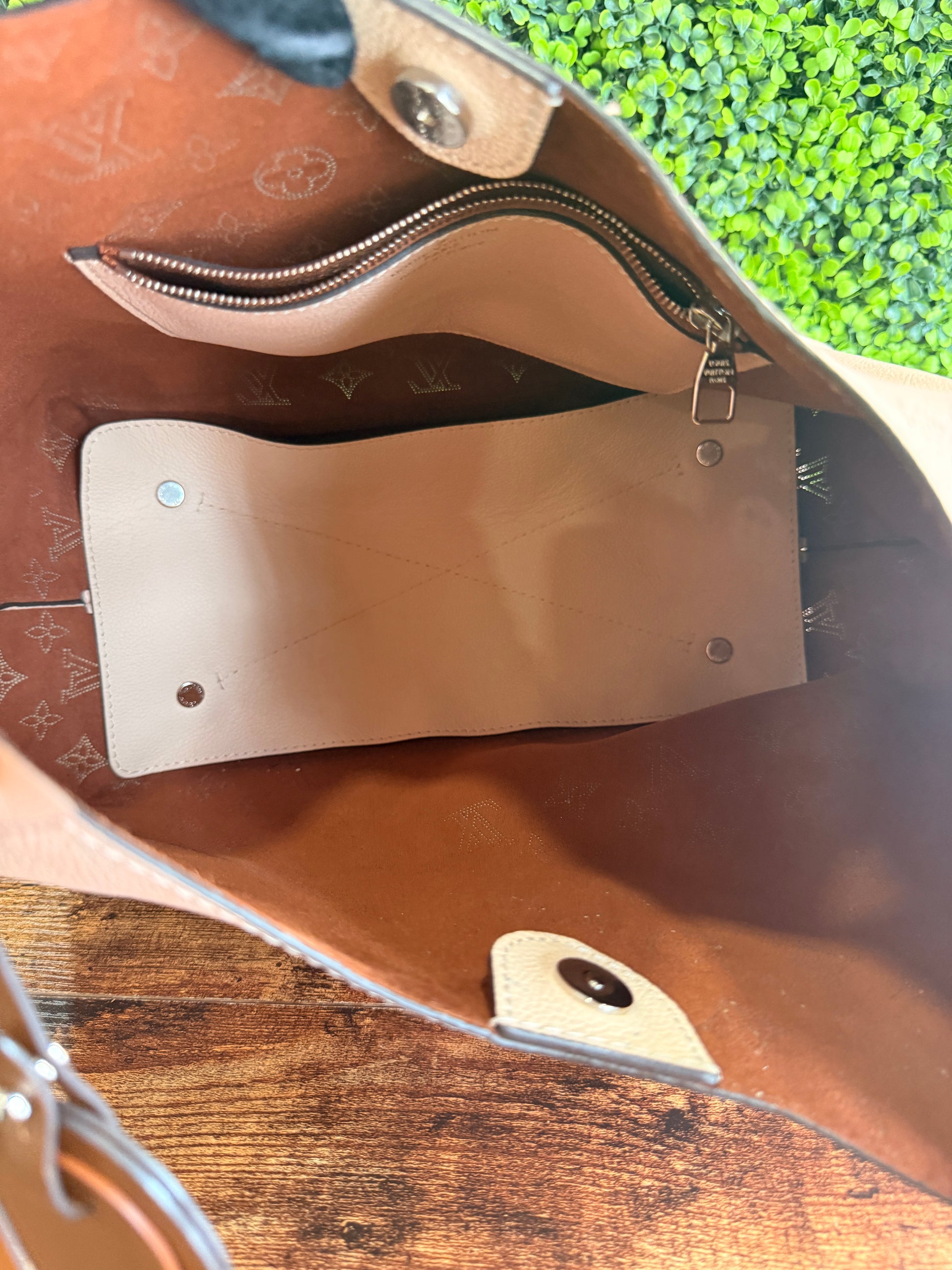 Louis Vuitton Caramel Mahina Pink
