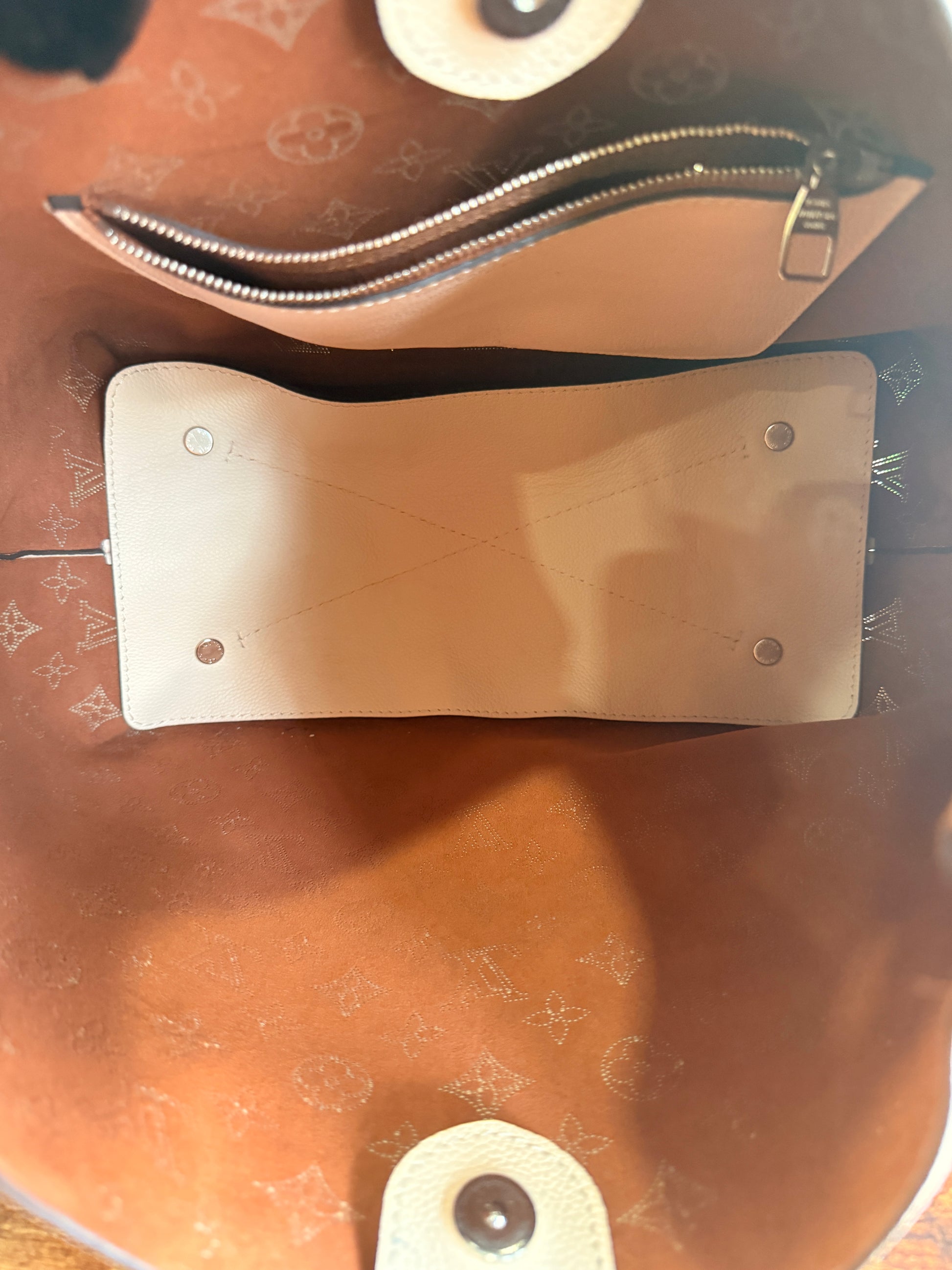 Louis Vuitton Caramel Mahina Pink