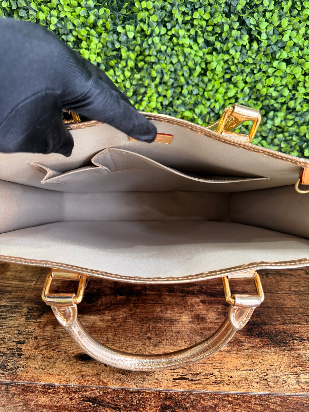 Louis Vuitton Sac Plat Vernis Mirror Gold