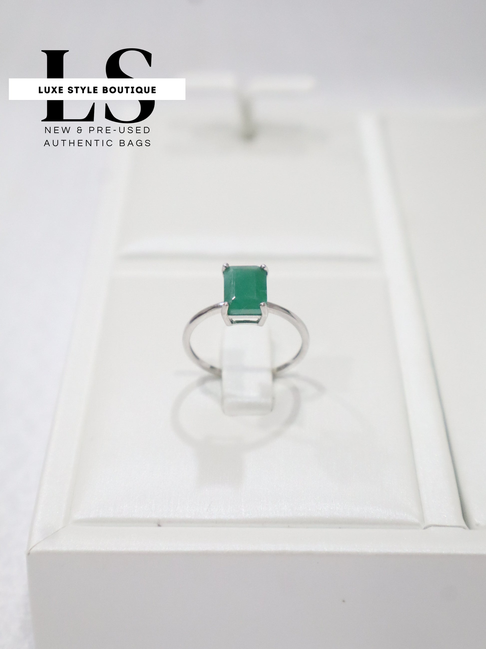 Ring White Gold 18K Natural Emerald 1.6CT Emerald Cut Size 6.5