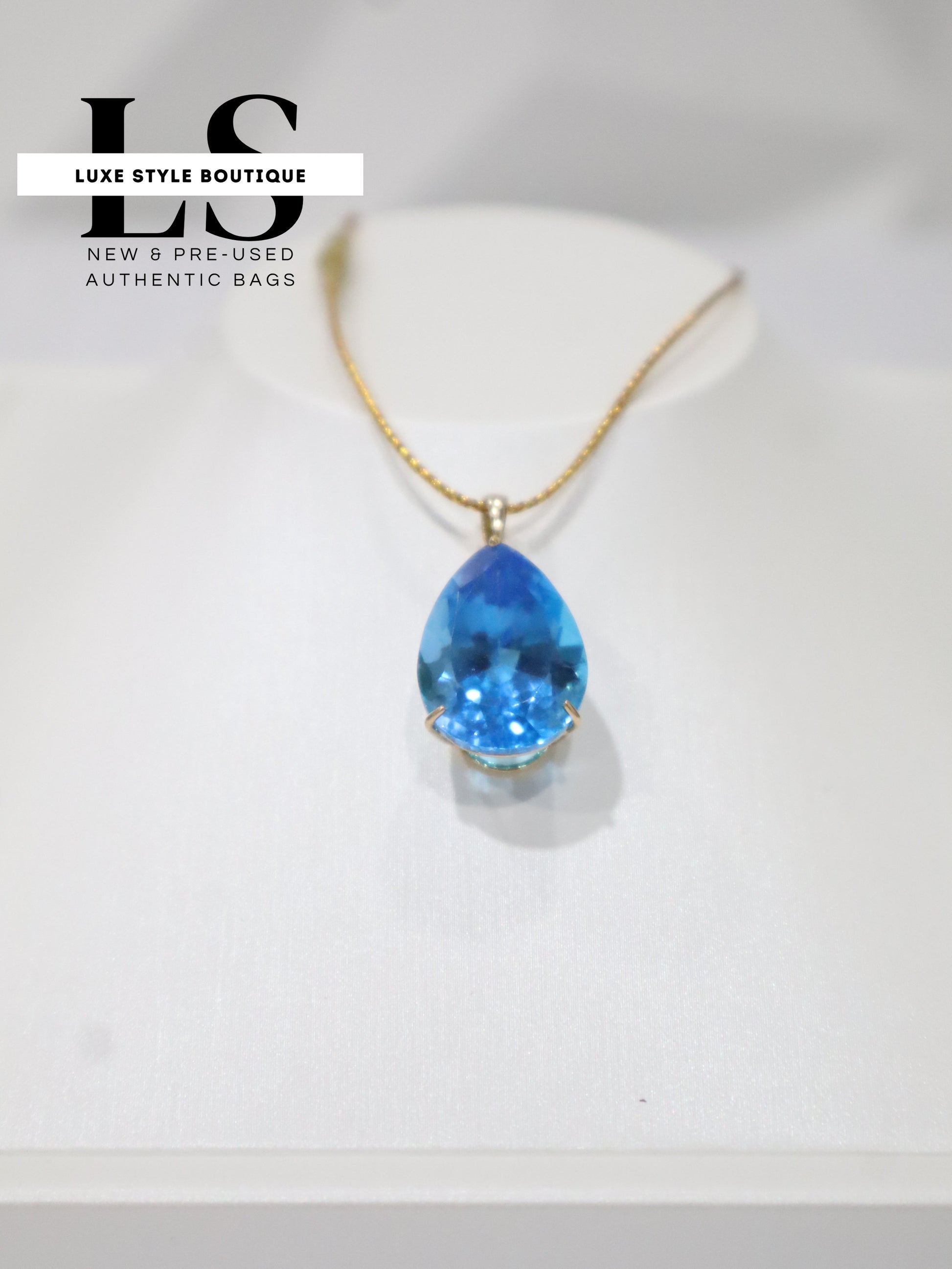 Pendant Pear Natural Blue Topaz 11.5CT
