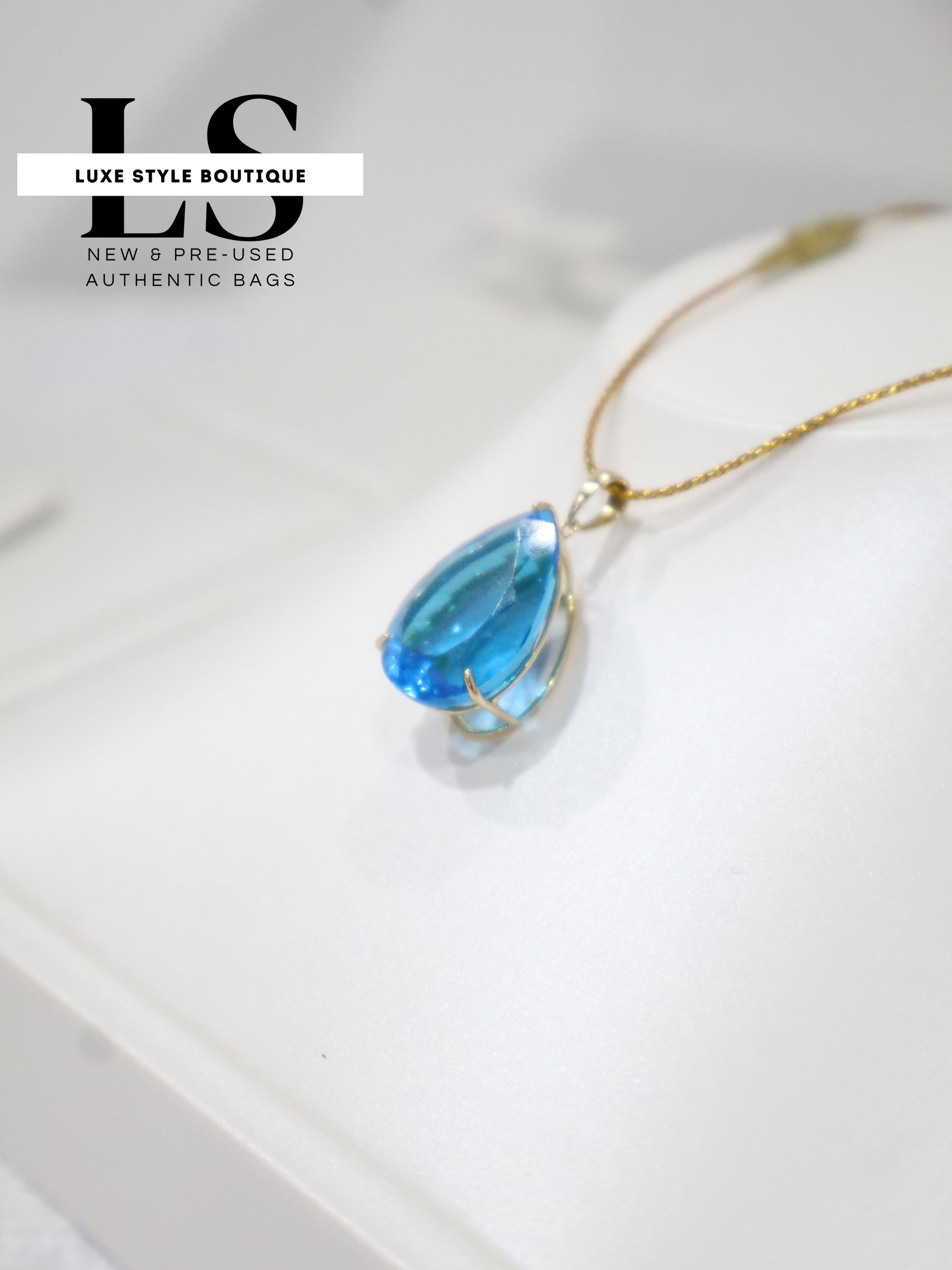 Pendant Pear Natural Blue Topaz 11.5CT