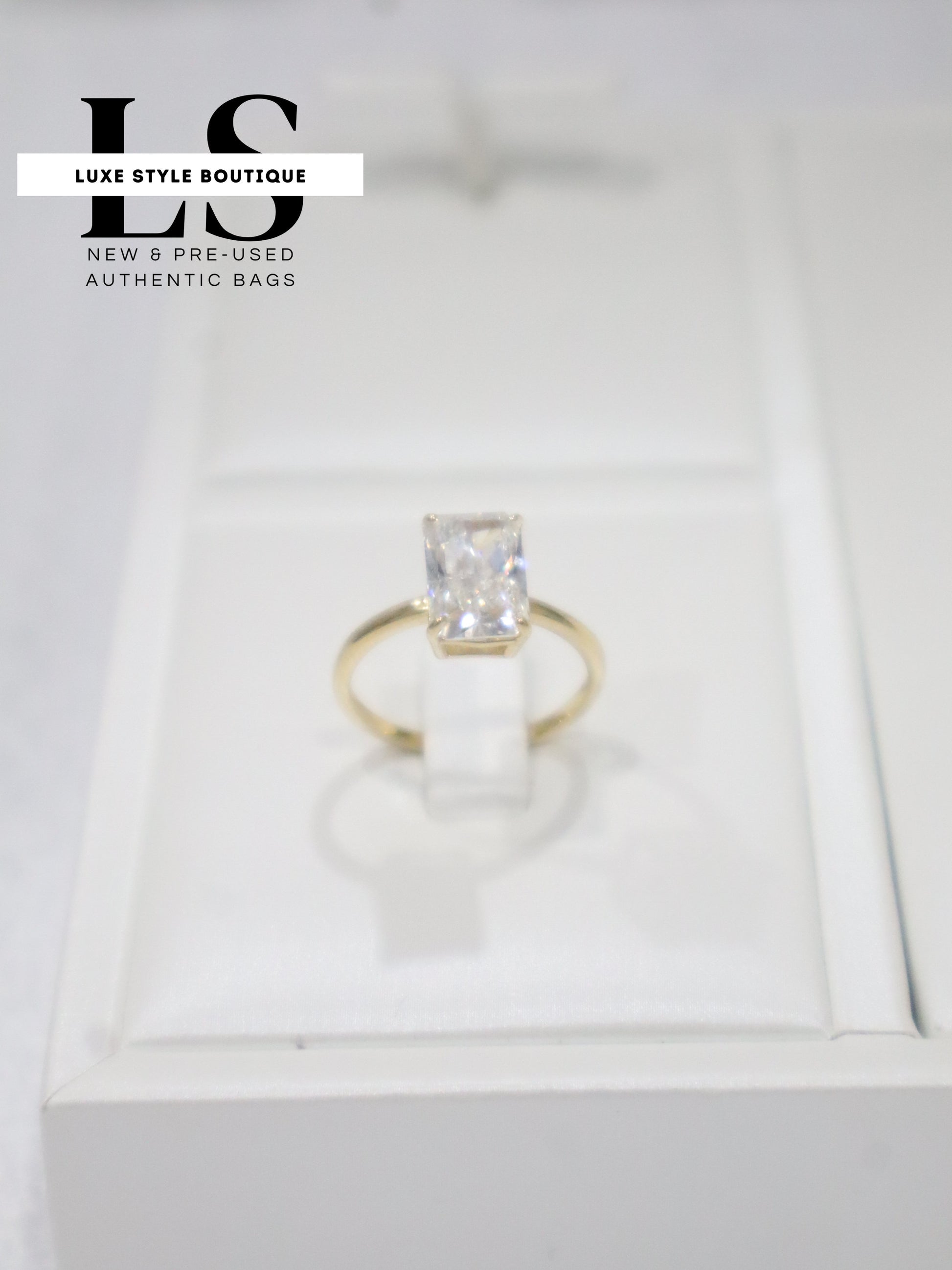 Ring Gold 18K Radiant LAB Diamonds 3CT Size 7