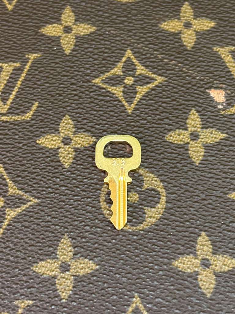 Louis Vuitton Key No.303