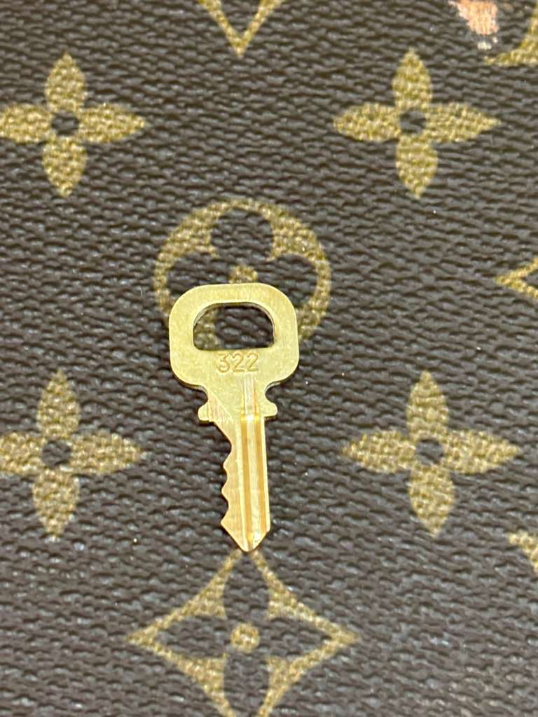 Louis Vuitton Key No.322