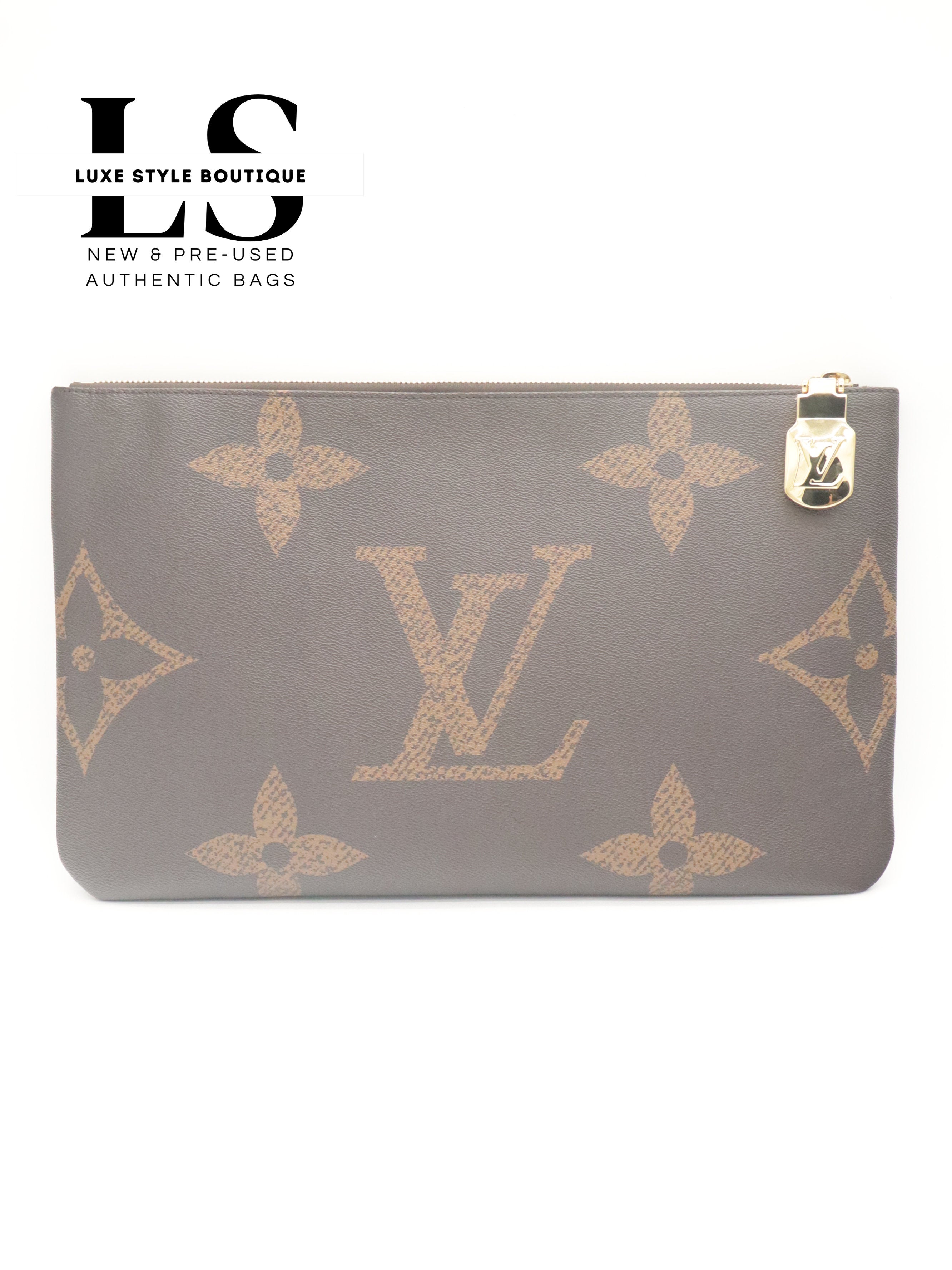 Louis Vuitton Monogram Giant Pochette Cles XL – Luxe Style Boutique