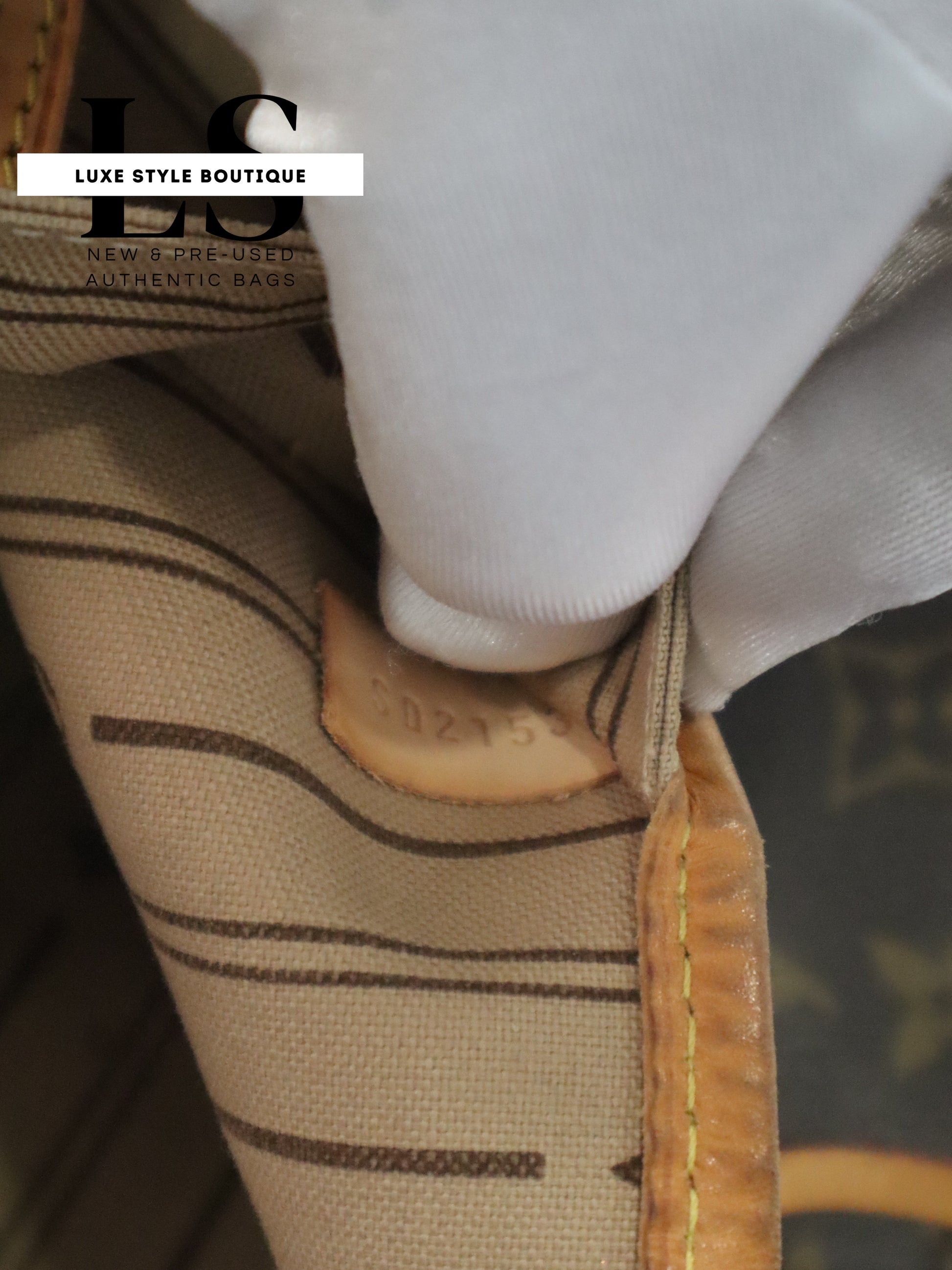 Louis Vuitton Neverfull Monogram Beige