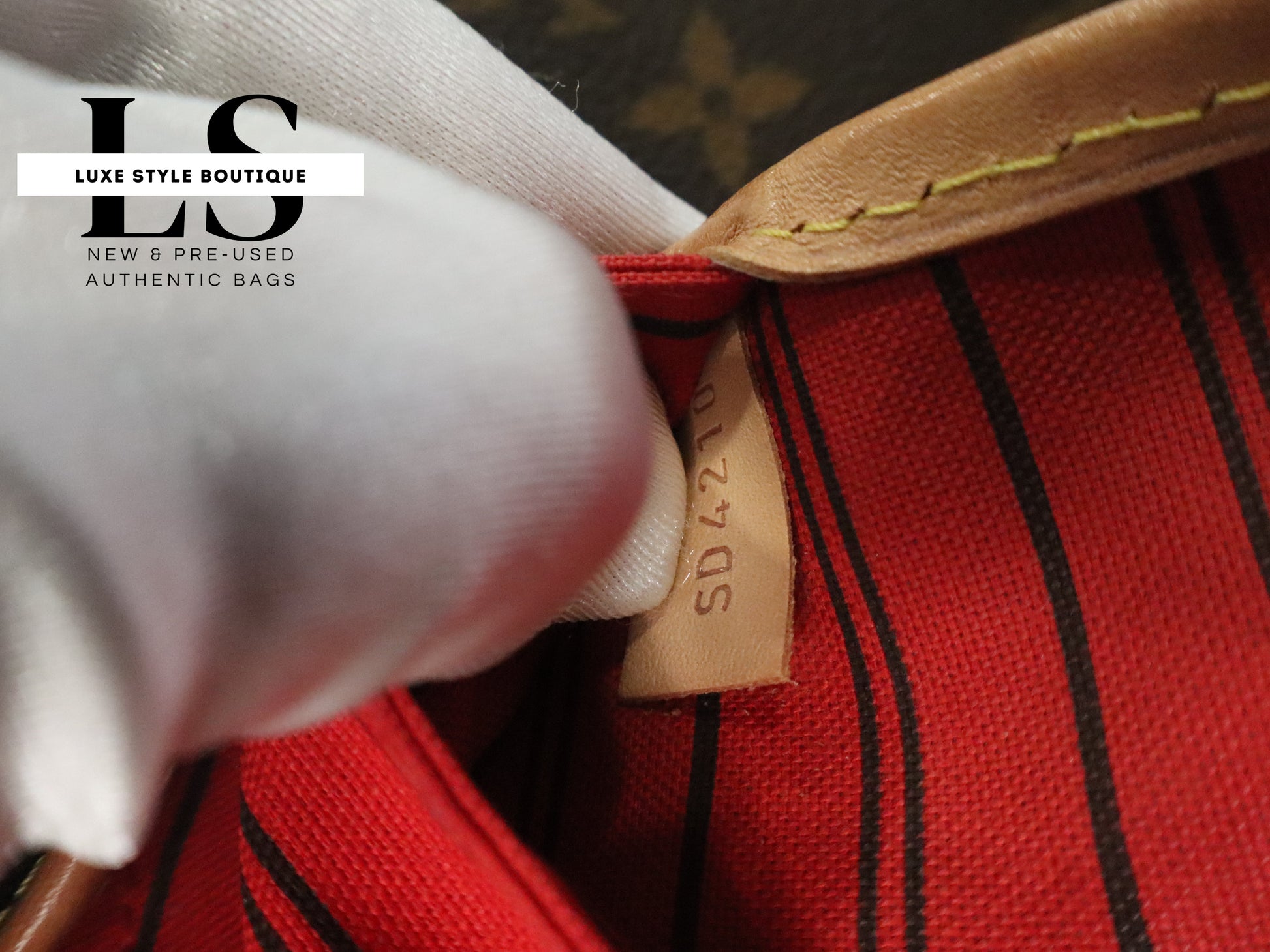 Louis Vuitton Neverfull Monogram Red