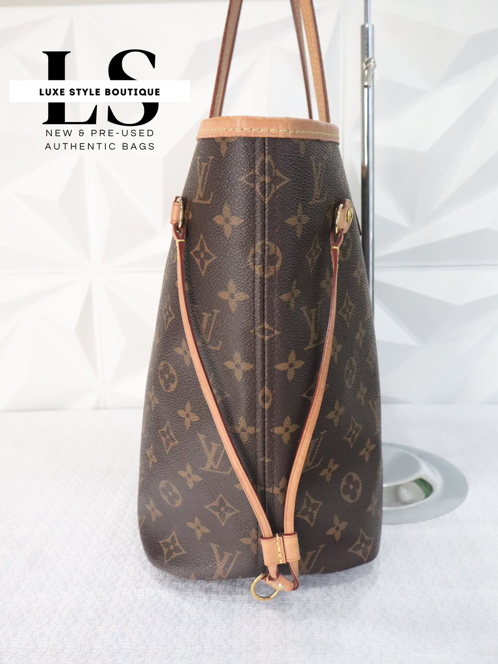 Louis Vuitton Neverfull Monogram Red
