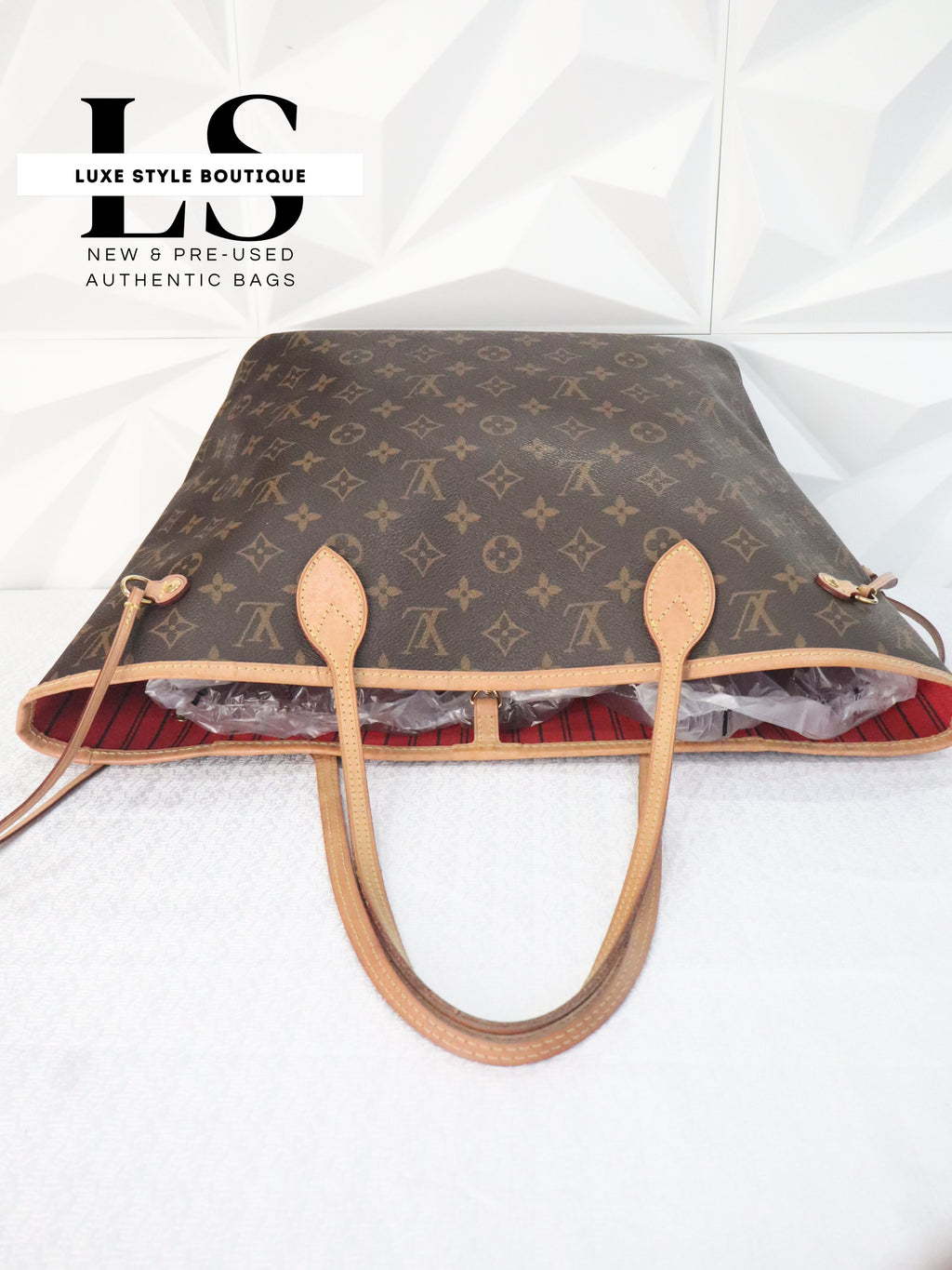 Louis Vuitton Neverfull Monogram Red
