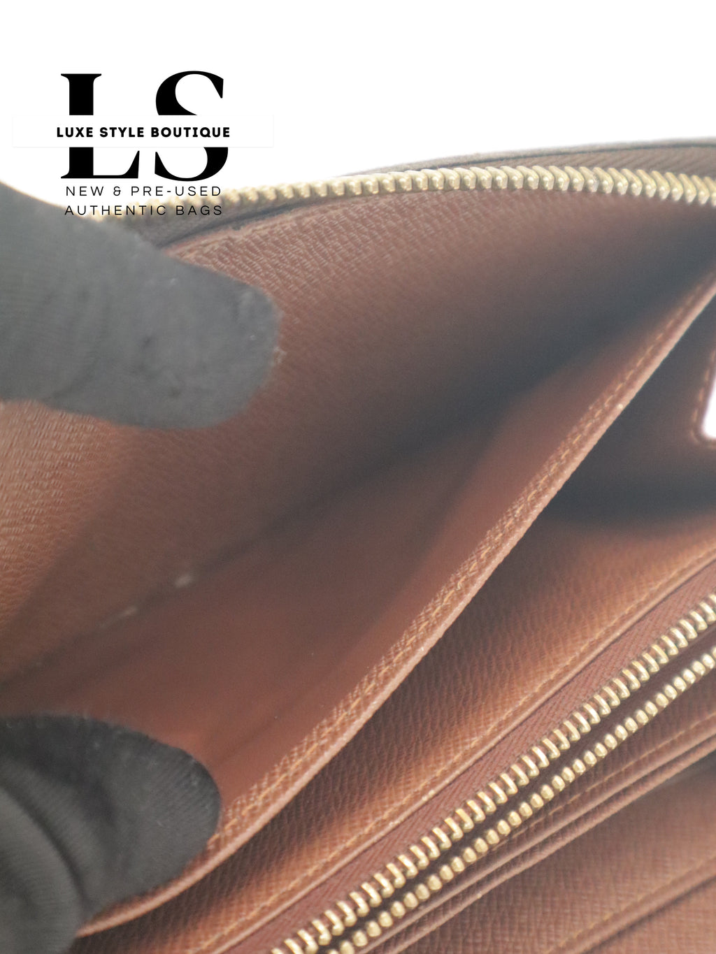 Louis Vuitton Rose Zippy Wallet Monogram