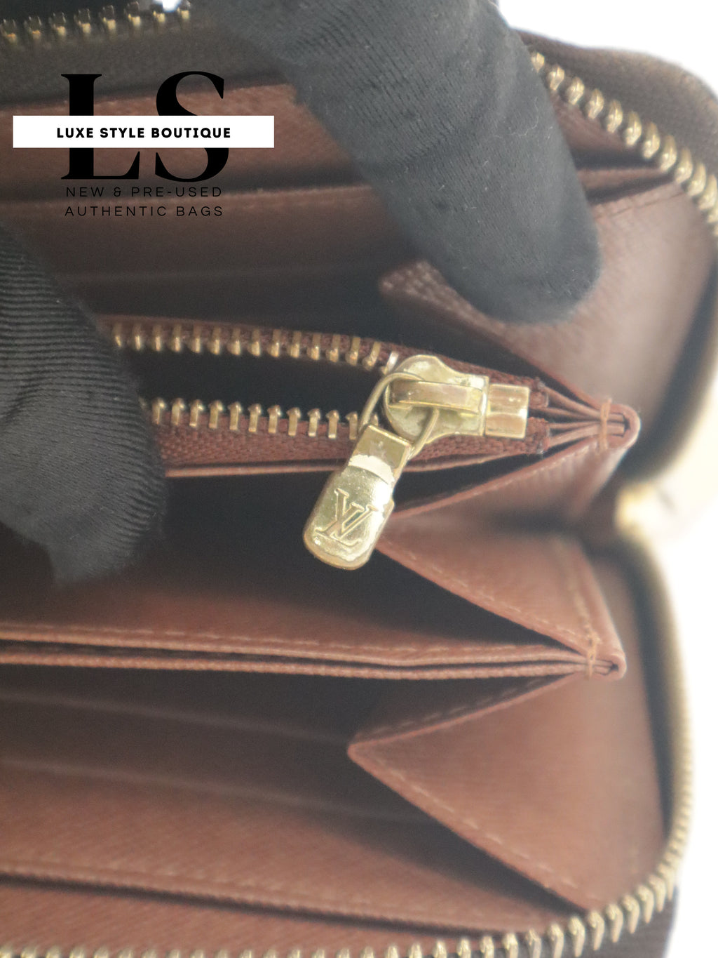 Louis Vuitton Rose Zippy Wallet Monogram
