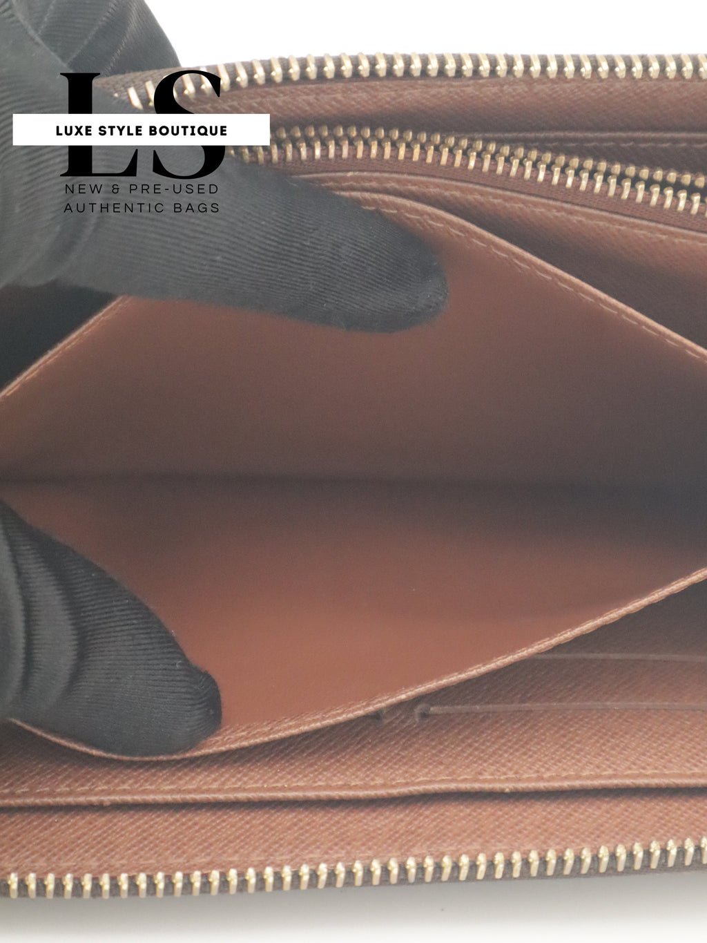 Louis Vuitton Rose Zippy Wallet Monogram
