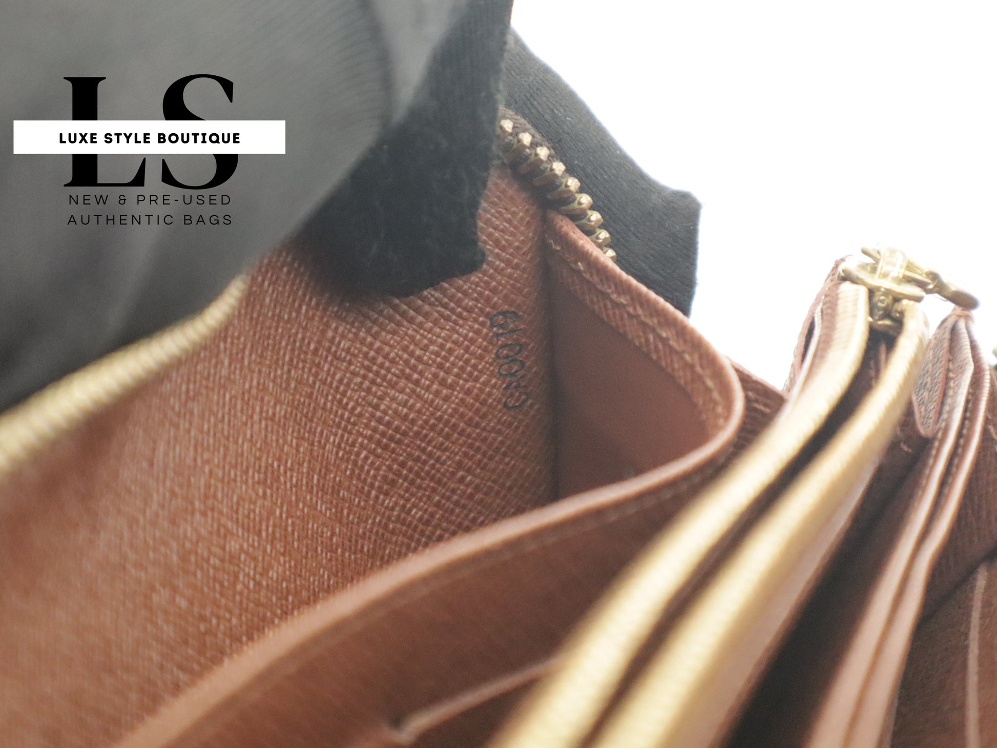 Louis Vuitton Rose Zippy Wallet Monogram