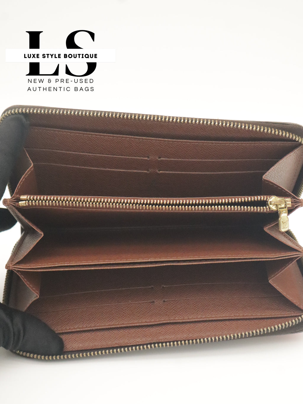 Louis Vuitton Rose Zippy Wallet Monogram