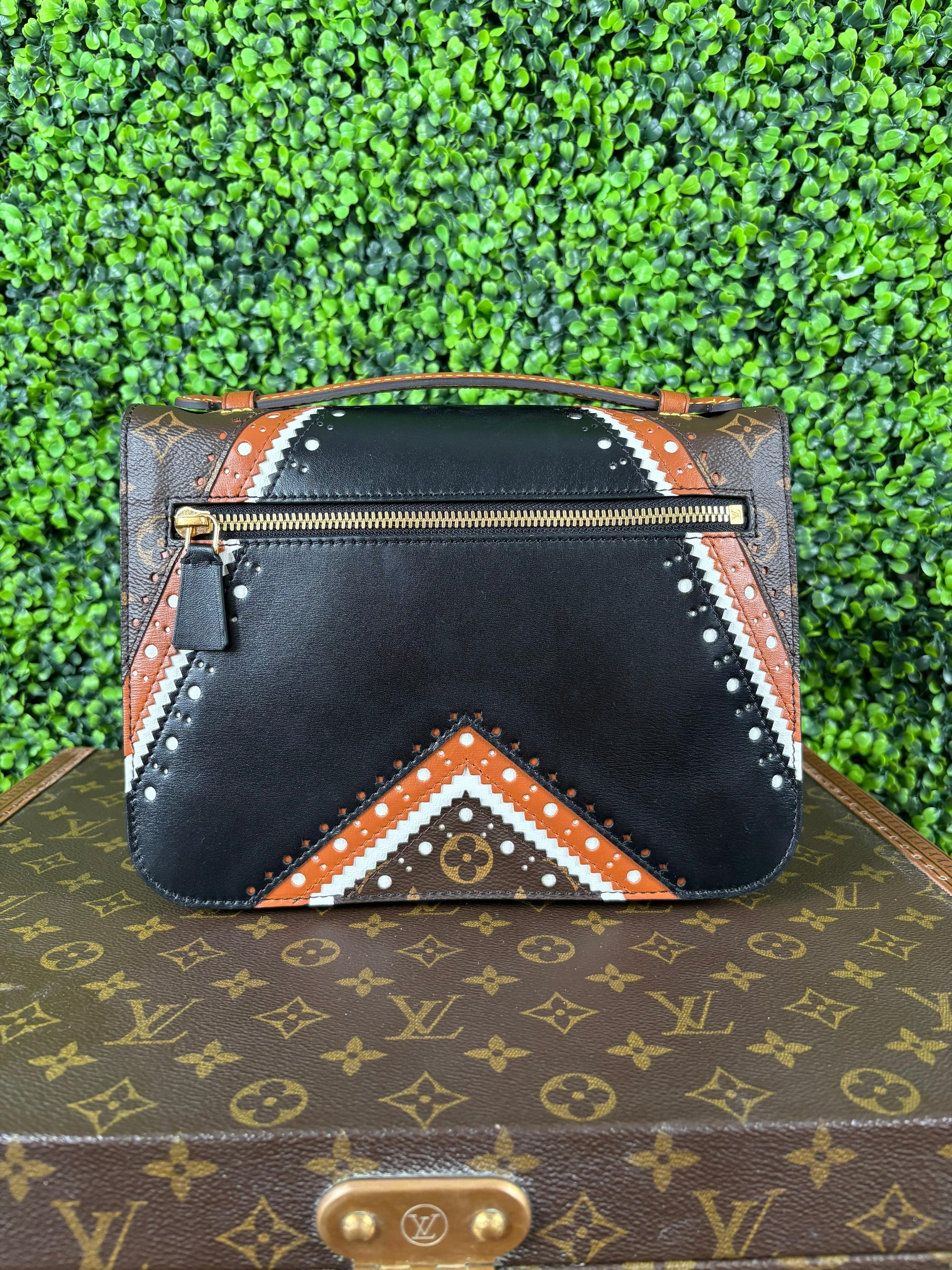 Louis Vuitton Monogram Pochette Metis MM