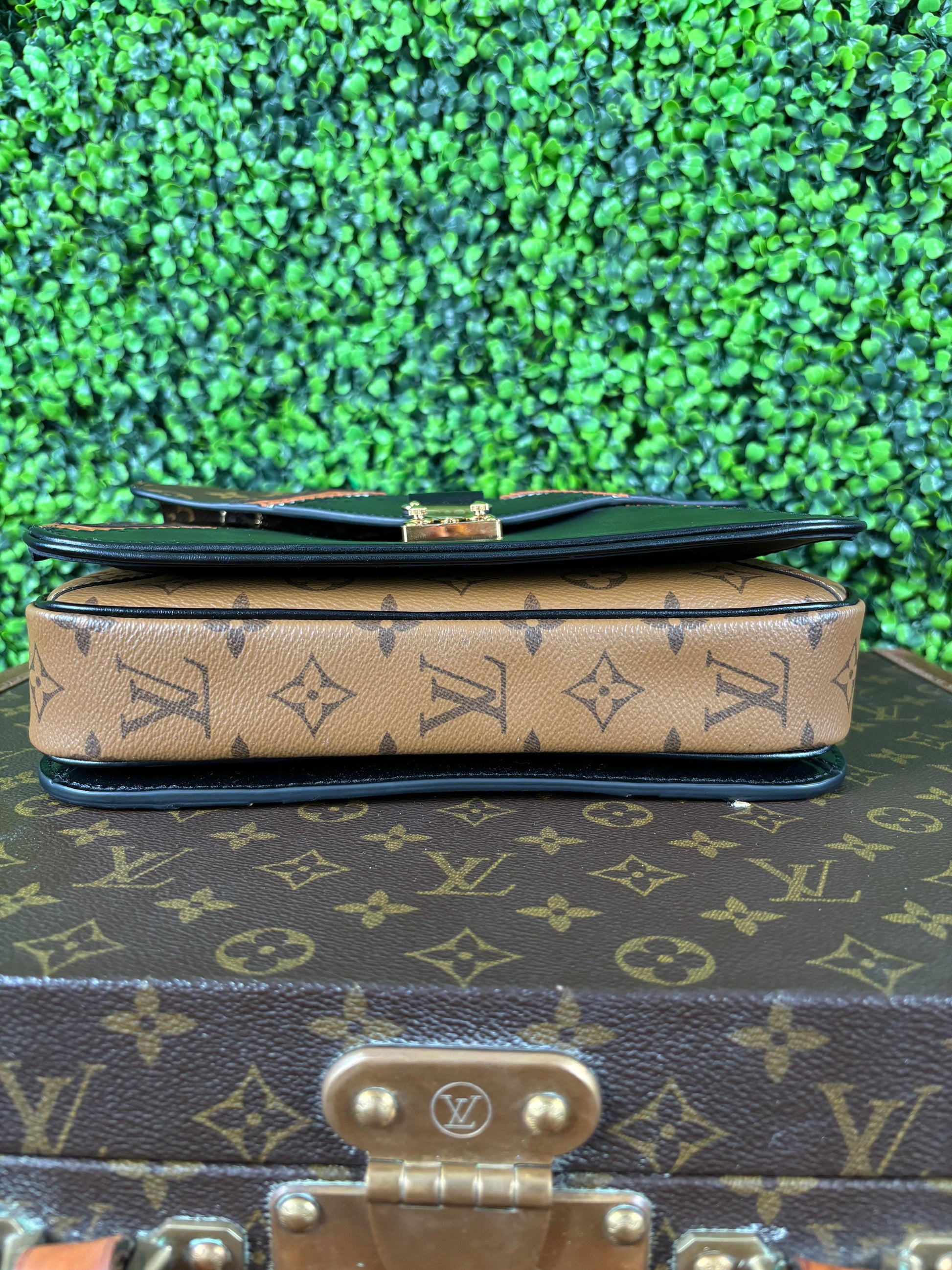 Louis Vuitton Monogram Pochette Metis MM