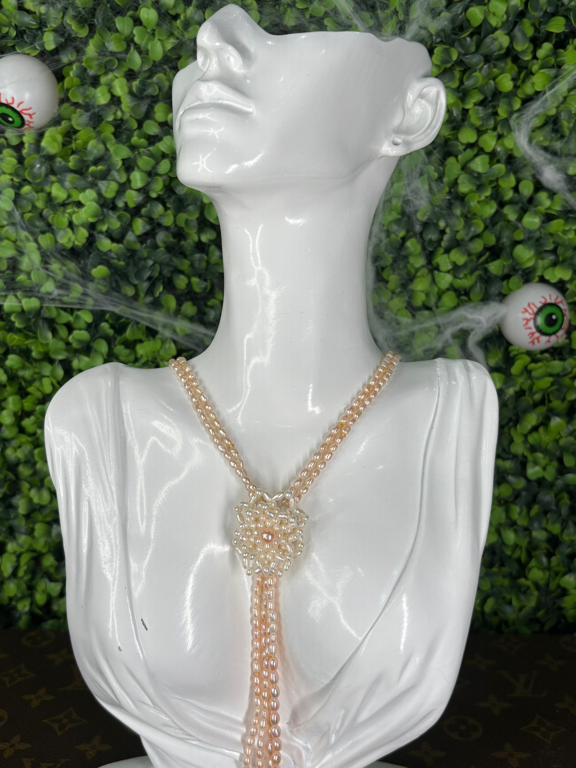 Necklace Real Beige Pearls