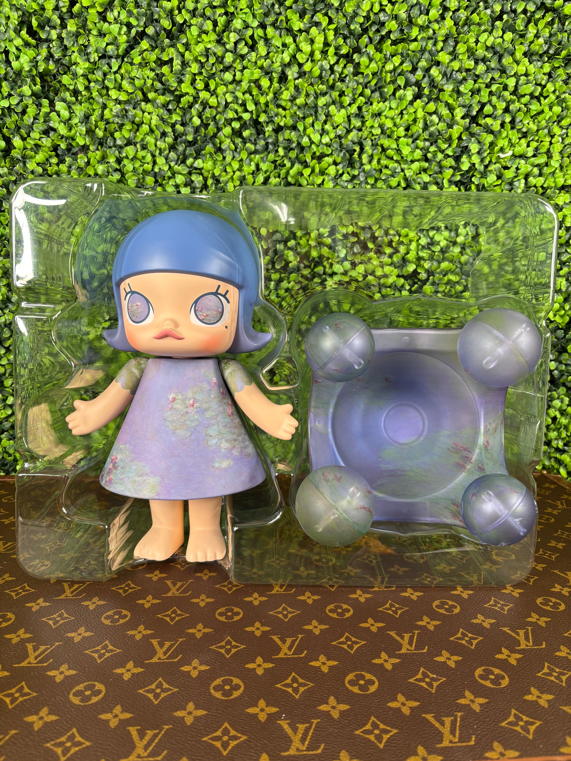 PopMart Mega Royal Molly Figurine