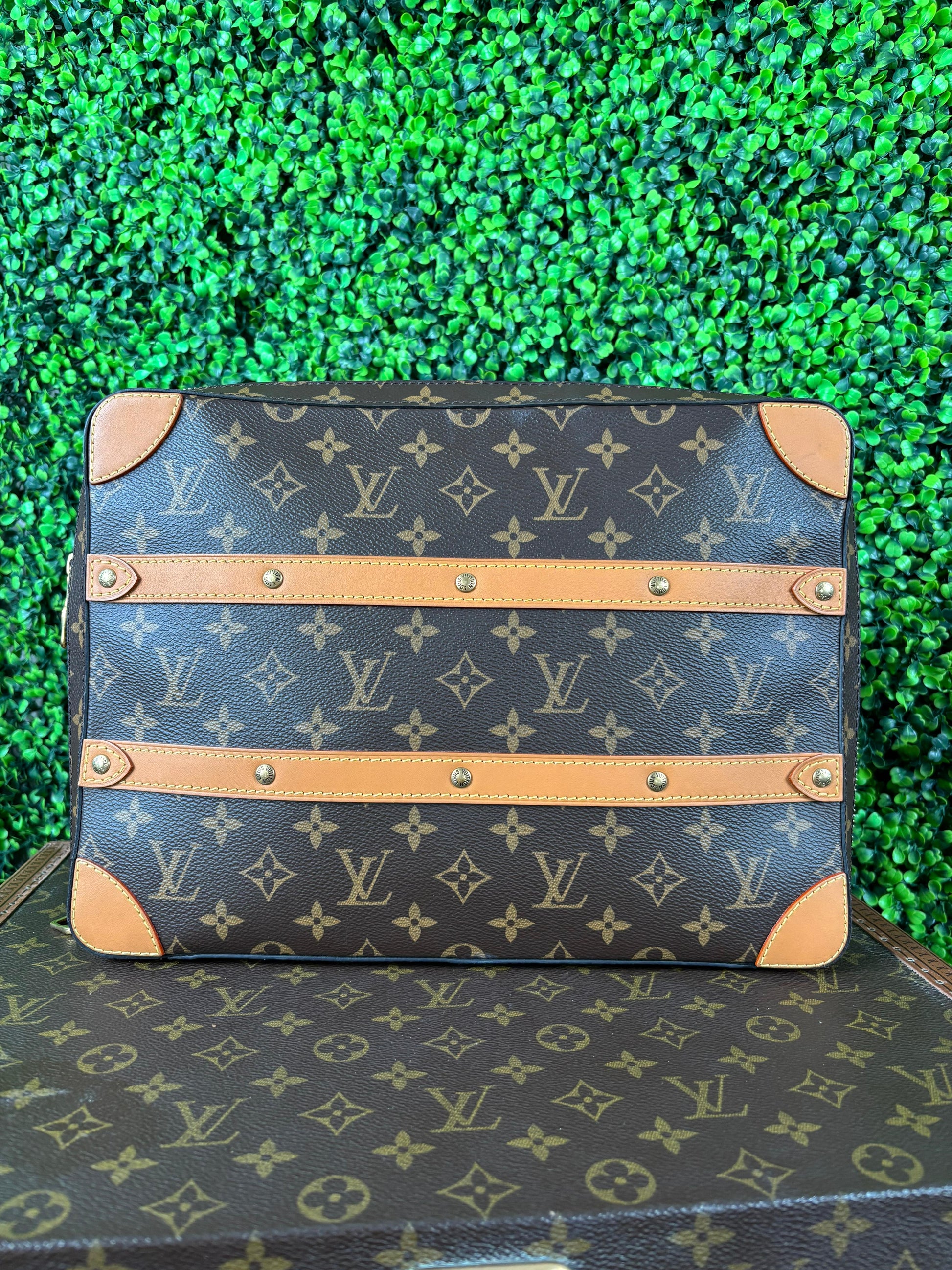 Louis Vuitton Messenger Bag