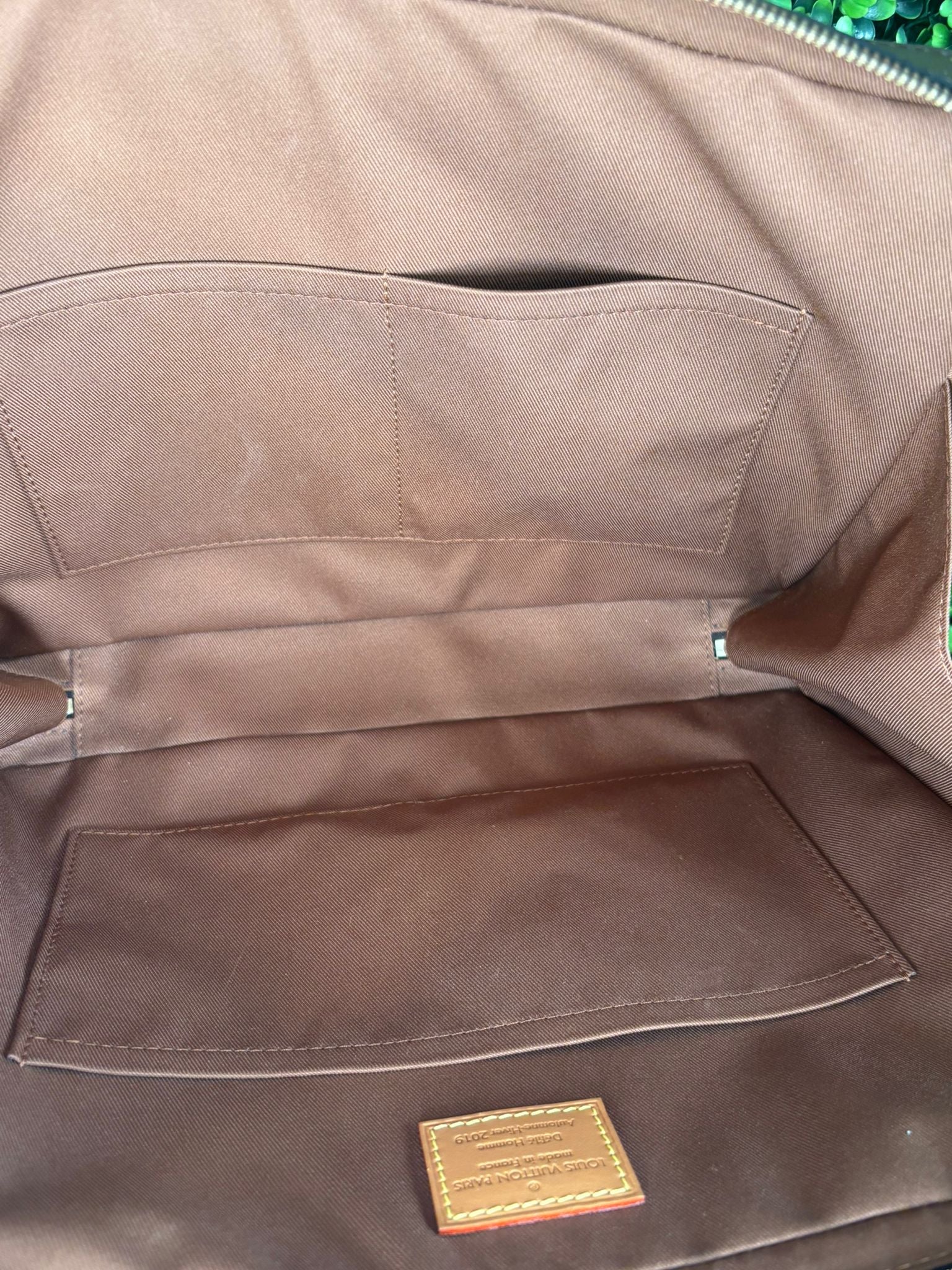 Louis Vuitton Messenger Bag