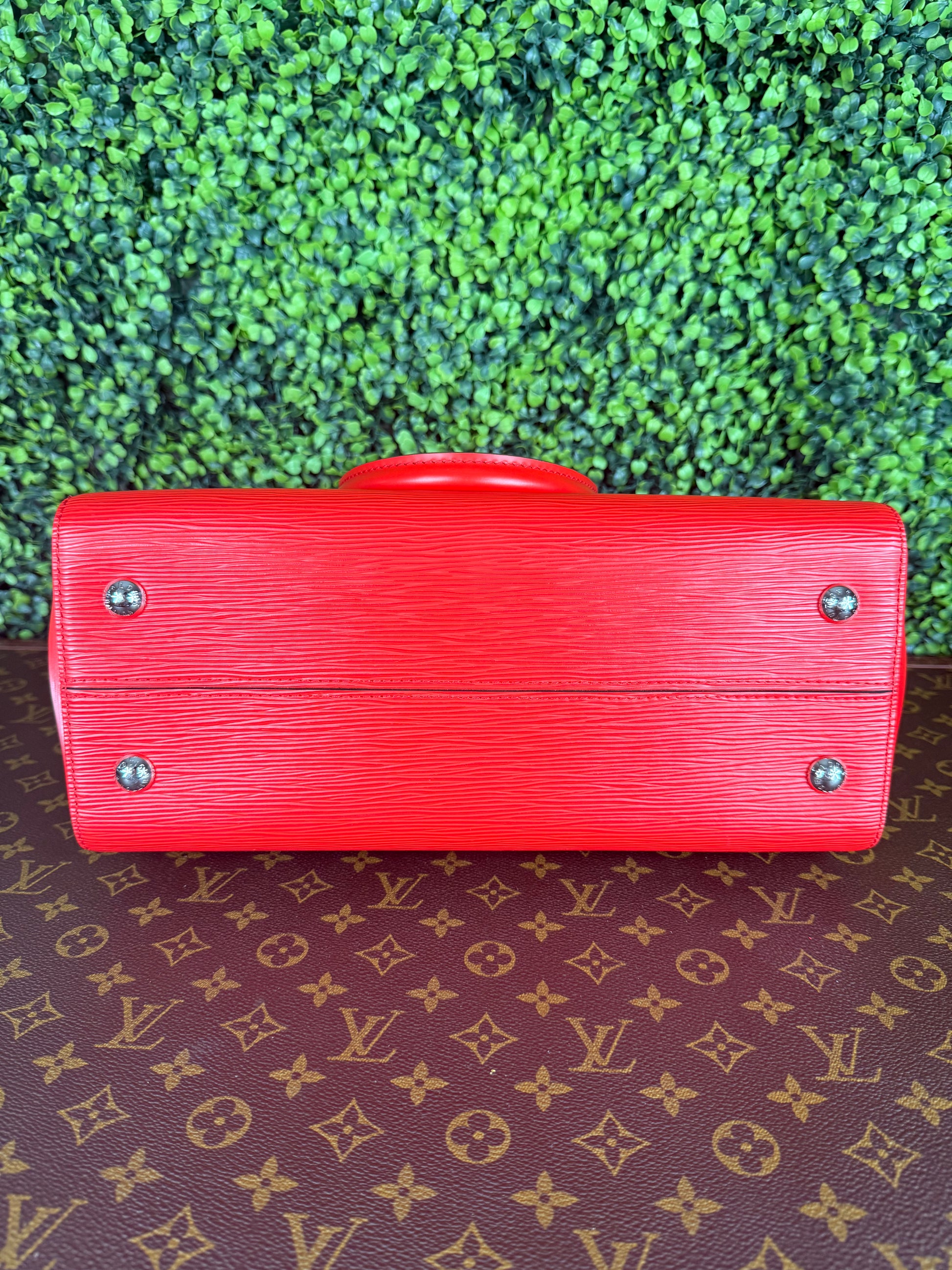 Louis Vuitton Soufflot NM Epi Leather