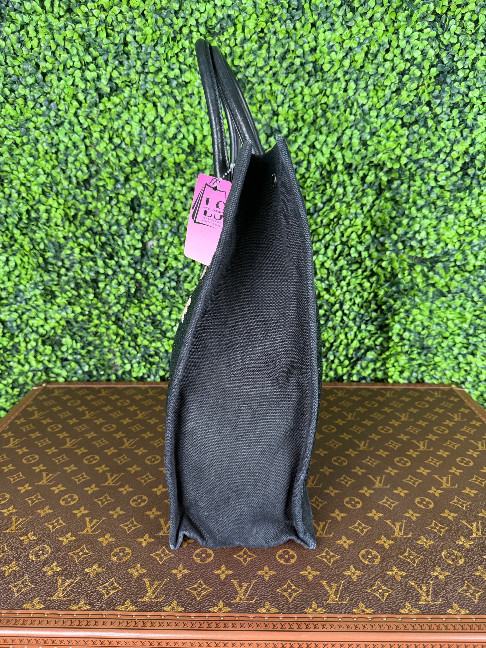 Yves Saint Laurent Tote
